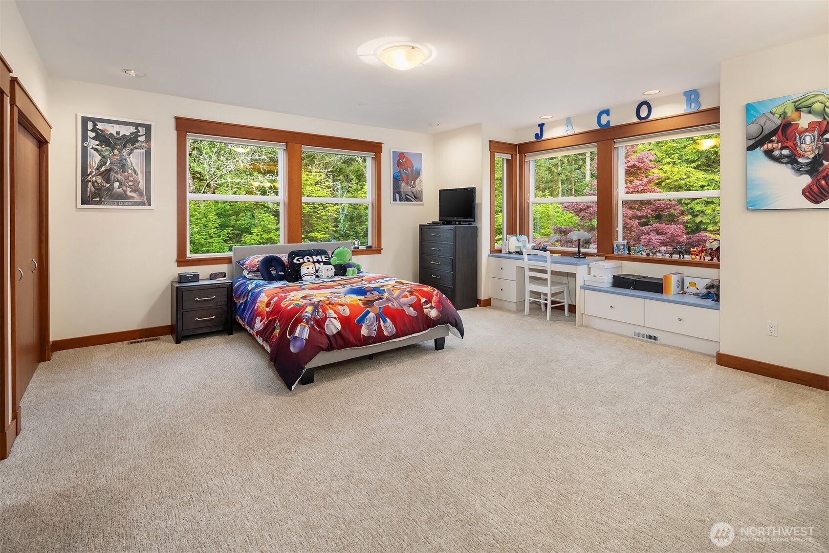 15803 Uplands Way SE