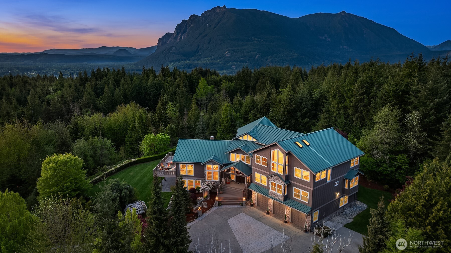 15803 Uplands Way SE