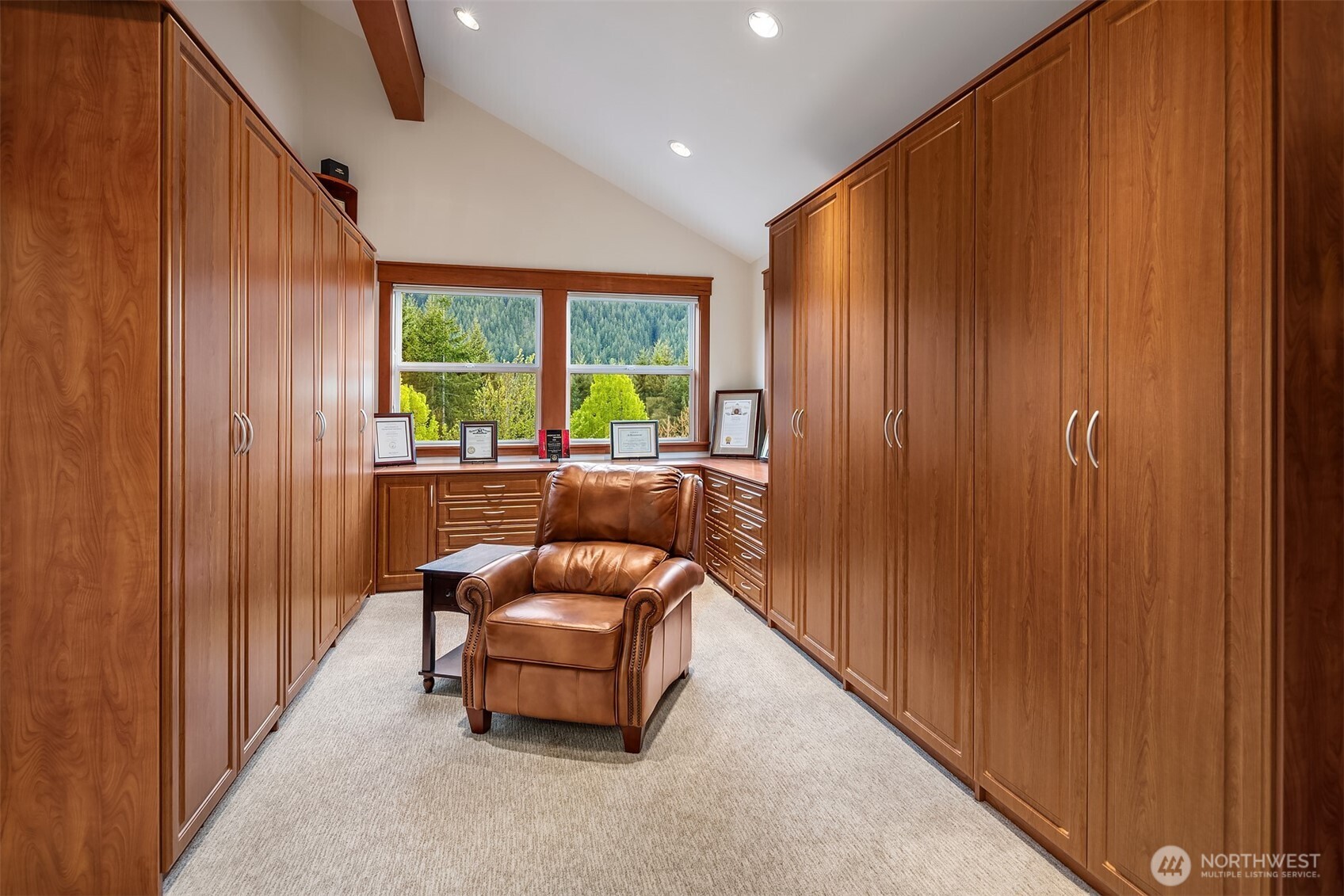 15803 Uplands Way SE