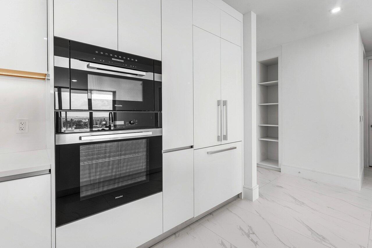 220 Lake Shore Drive 1415