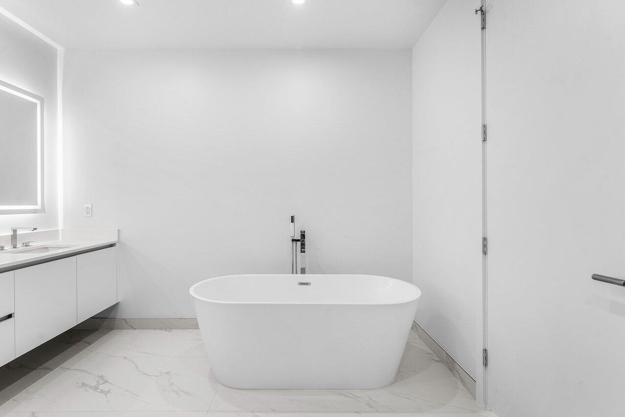 220 Lake Shore Drive 1415