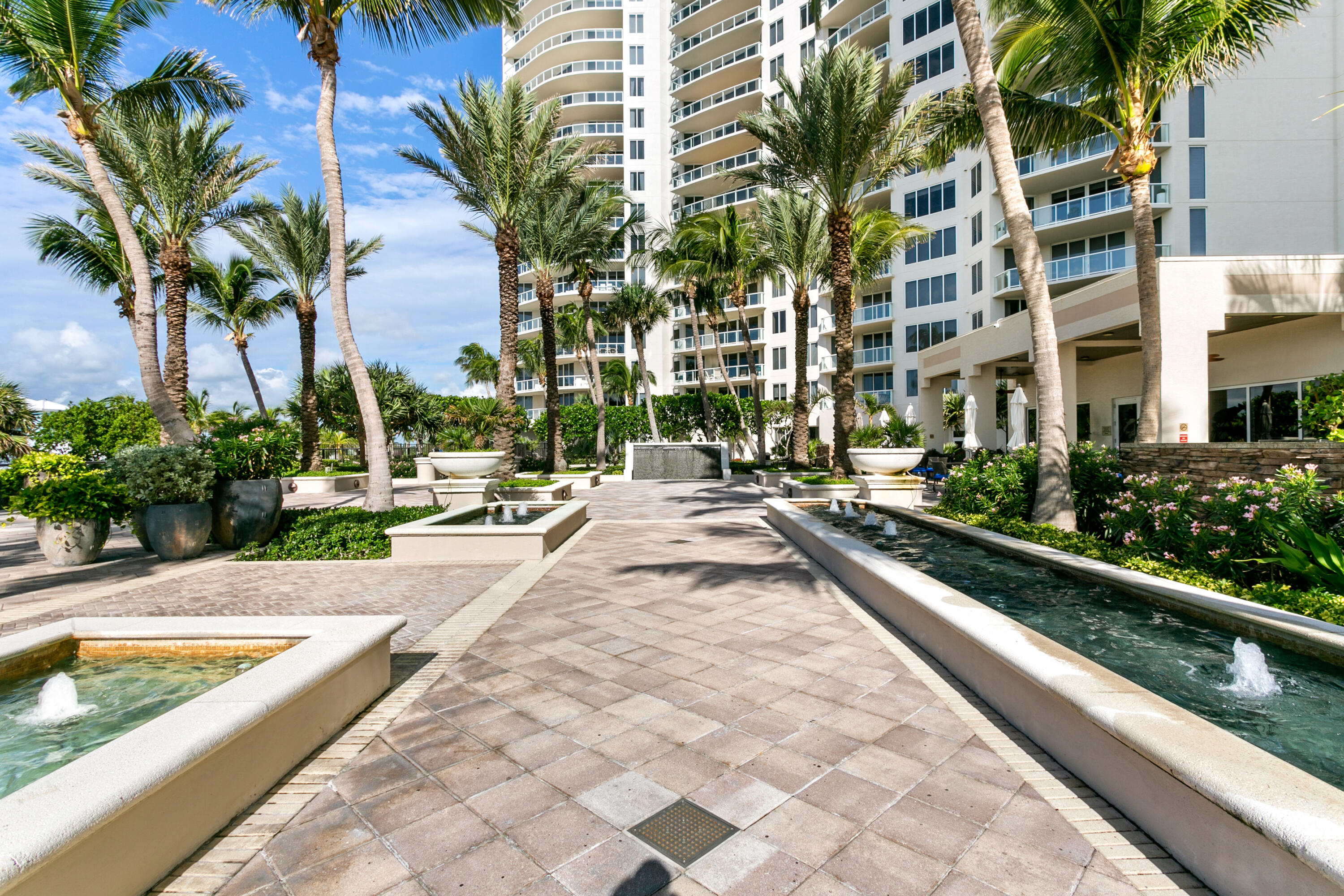 2700 N Ocean Drive 506b