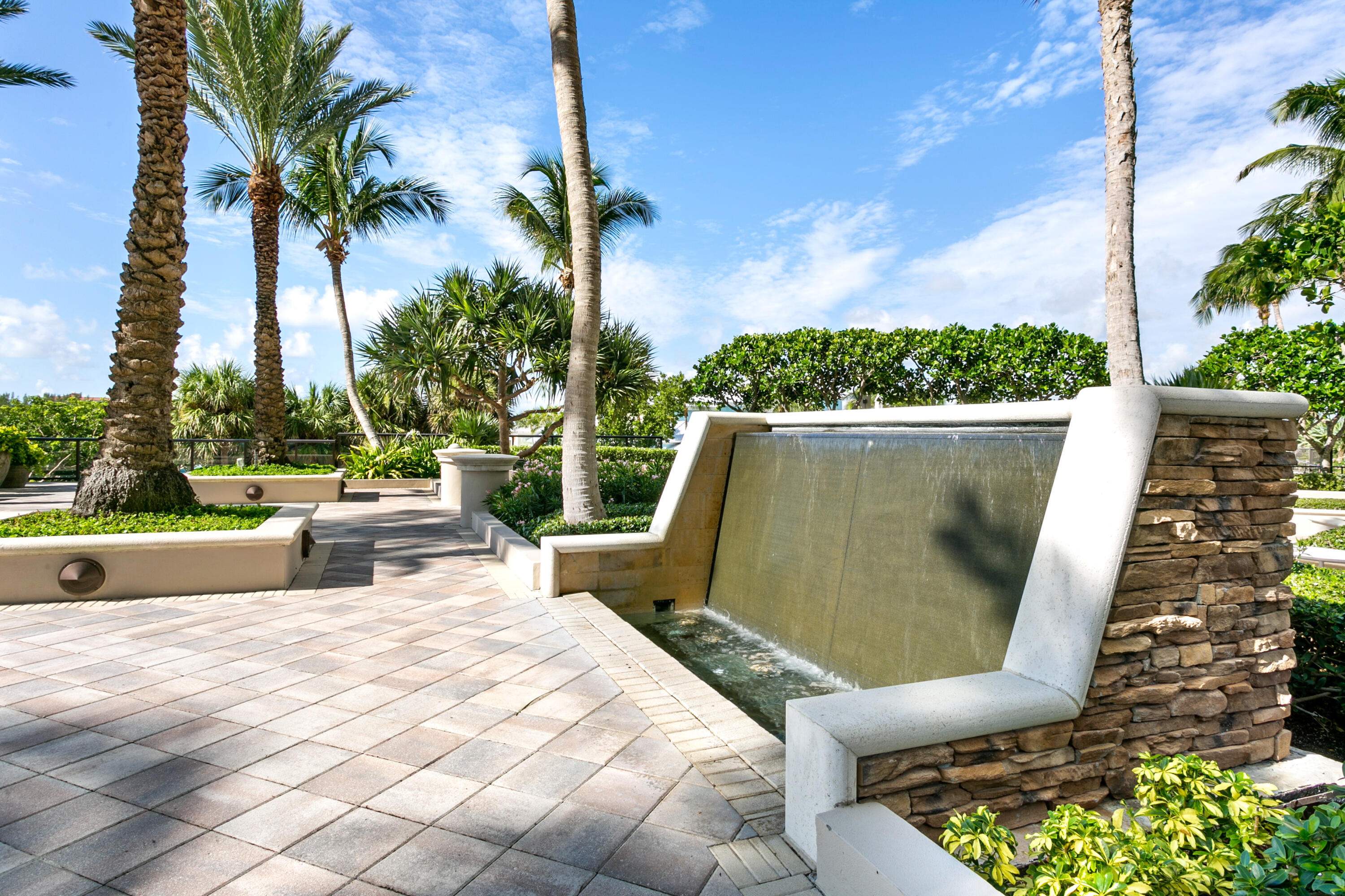 2700 N Ocean Drive 805b