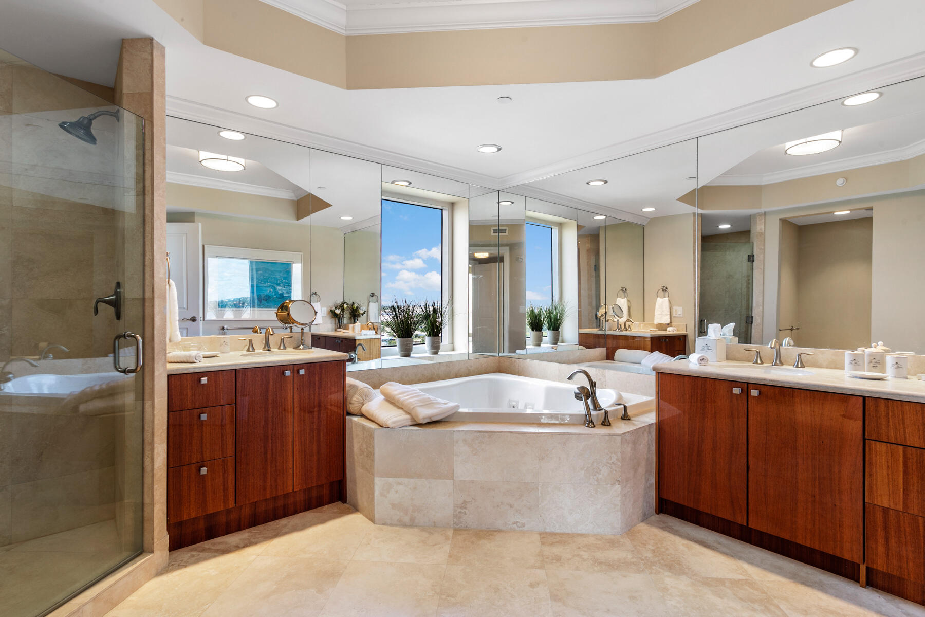 2700 N Ocean Drive 805b