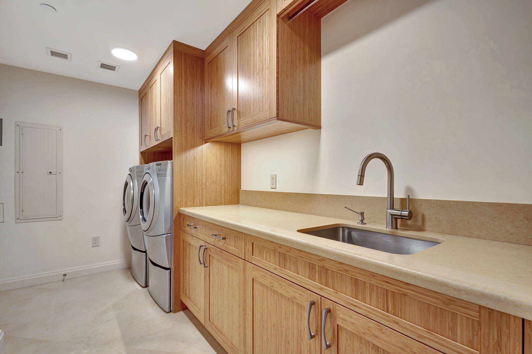 2700 N Ocean Drive 1702a