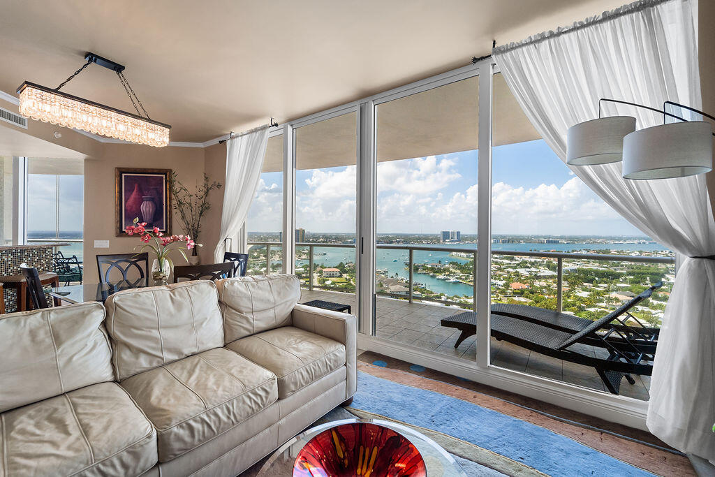 2700 N Ocean Drive 2106b