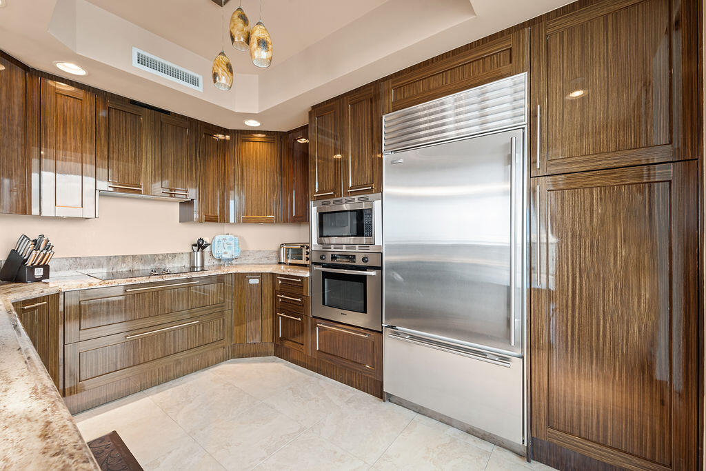 2700 N Ocean Drive 2106b