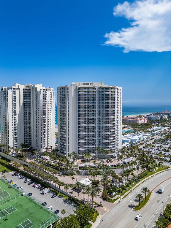 2700 N Ocean Drive 2106b