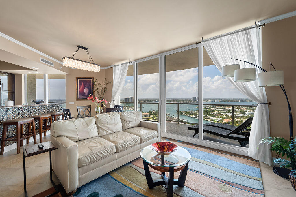 2700 N Ocean Drive 2106b