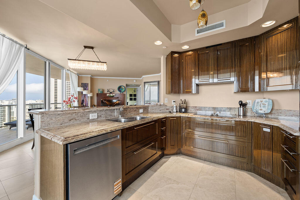 2700 N Ocean Drive 2106b