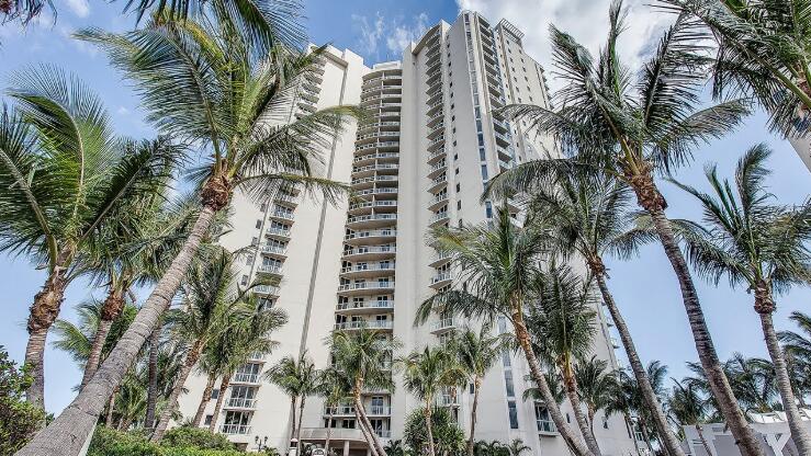 2700 N Ocean Drive 2106b