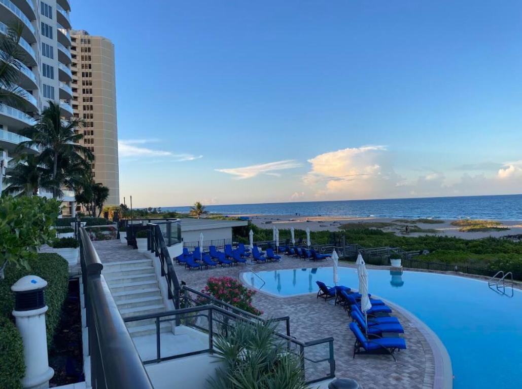 2700 N Ocean Drive 2106b