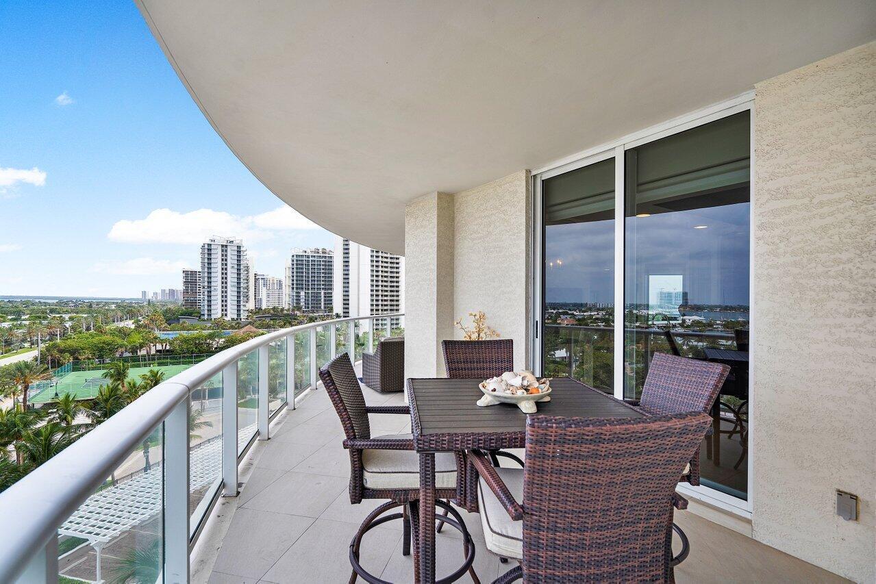 2700 N Ocean Drive 606b