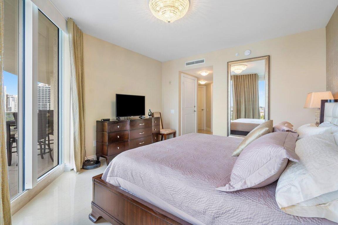 2700 N Ocean Drive 606b