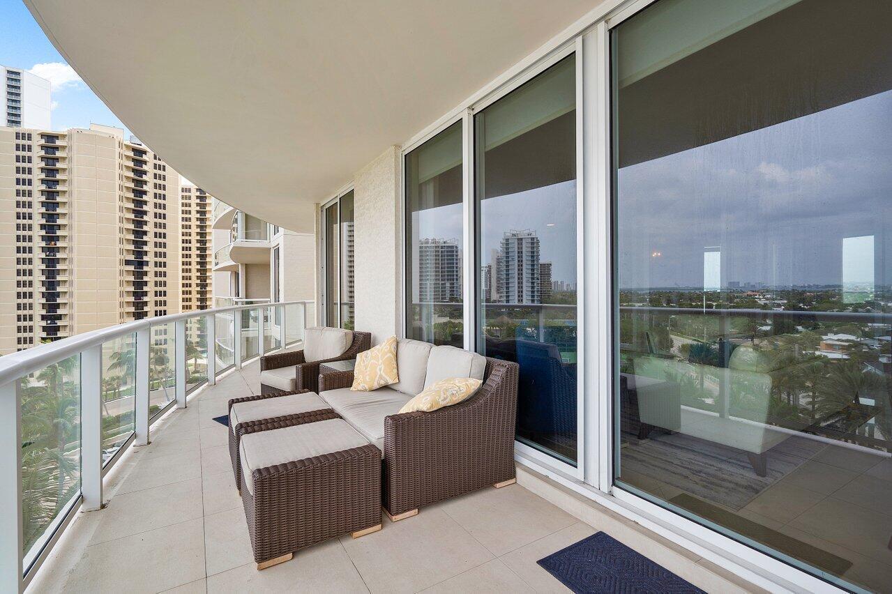 2700 N Ocean Drive 606b