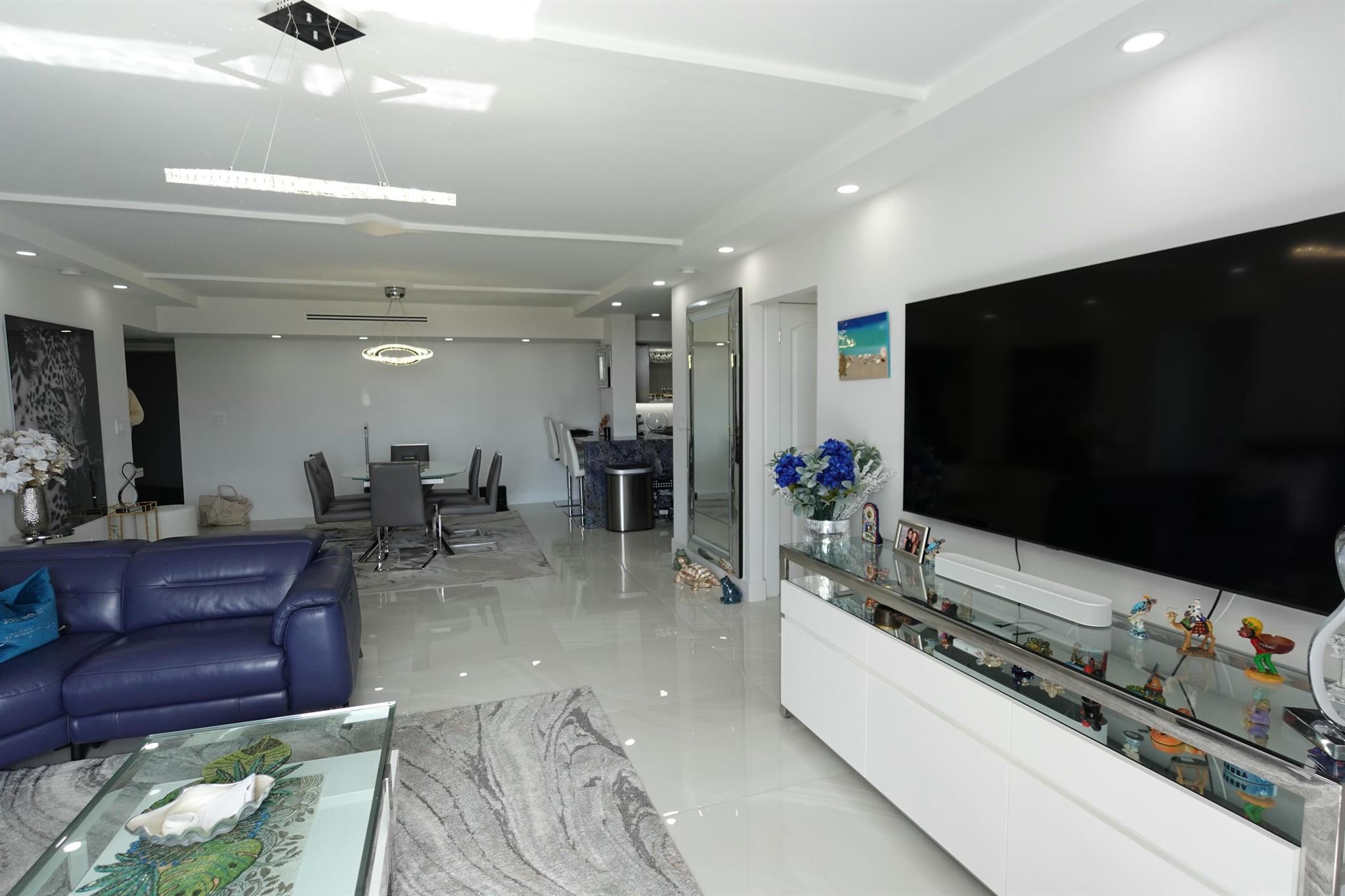 2860 S Ocean Boulevard 516