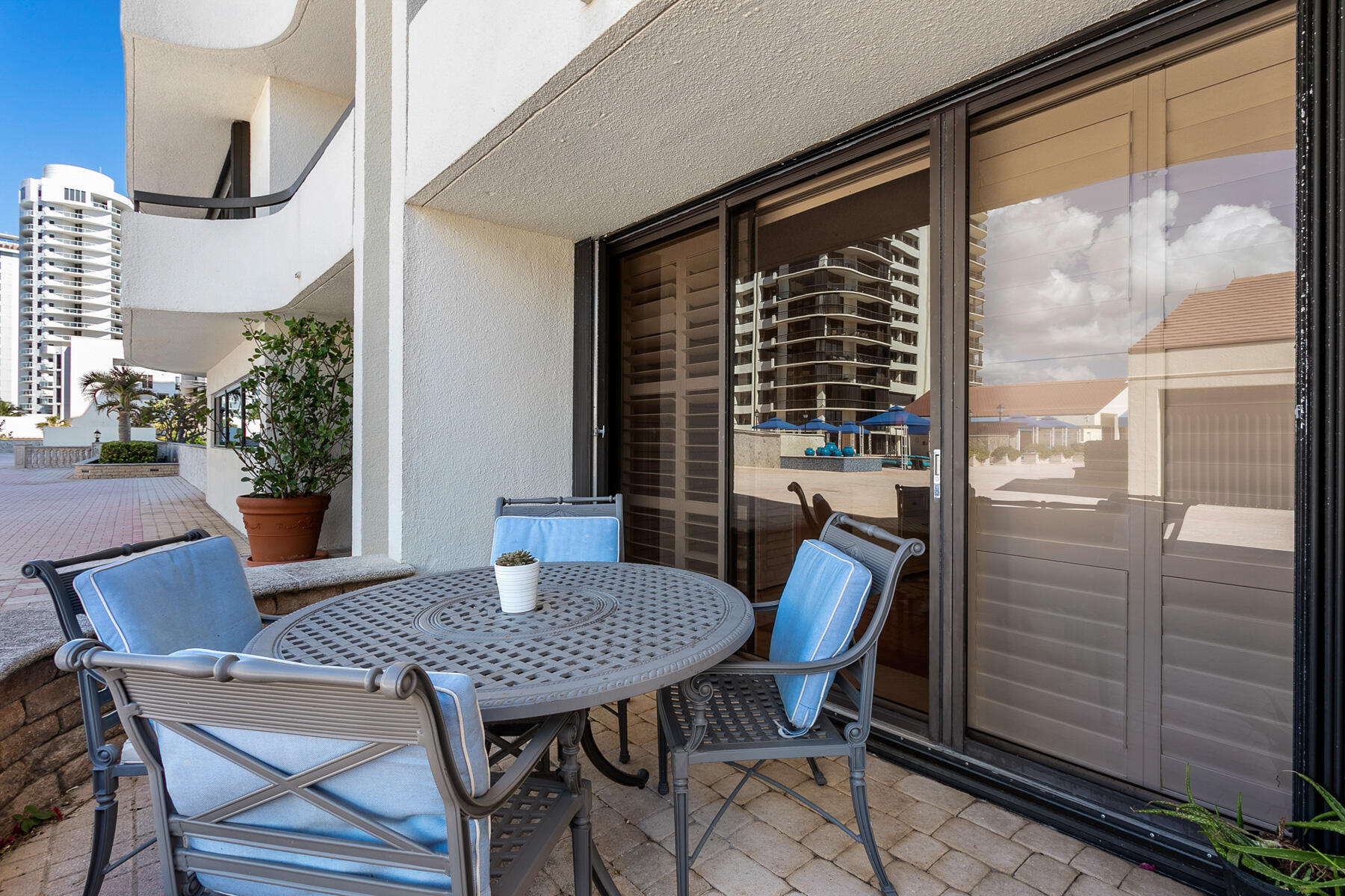 4000 N Ocean Drive 103