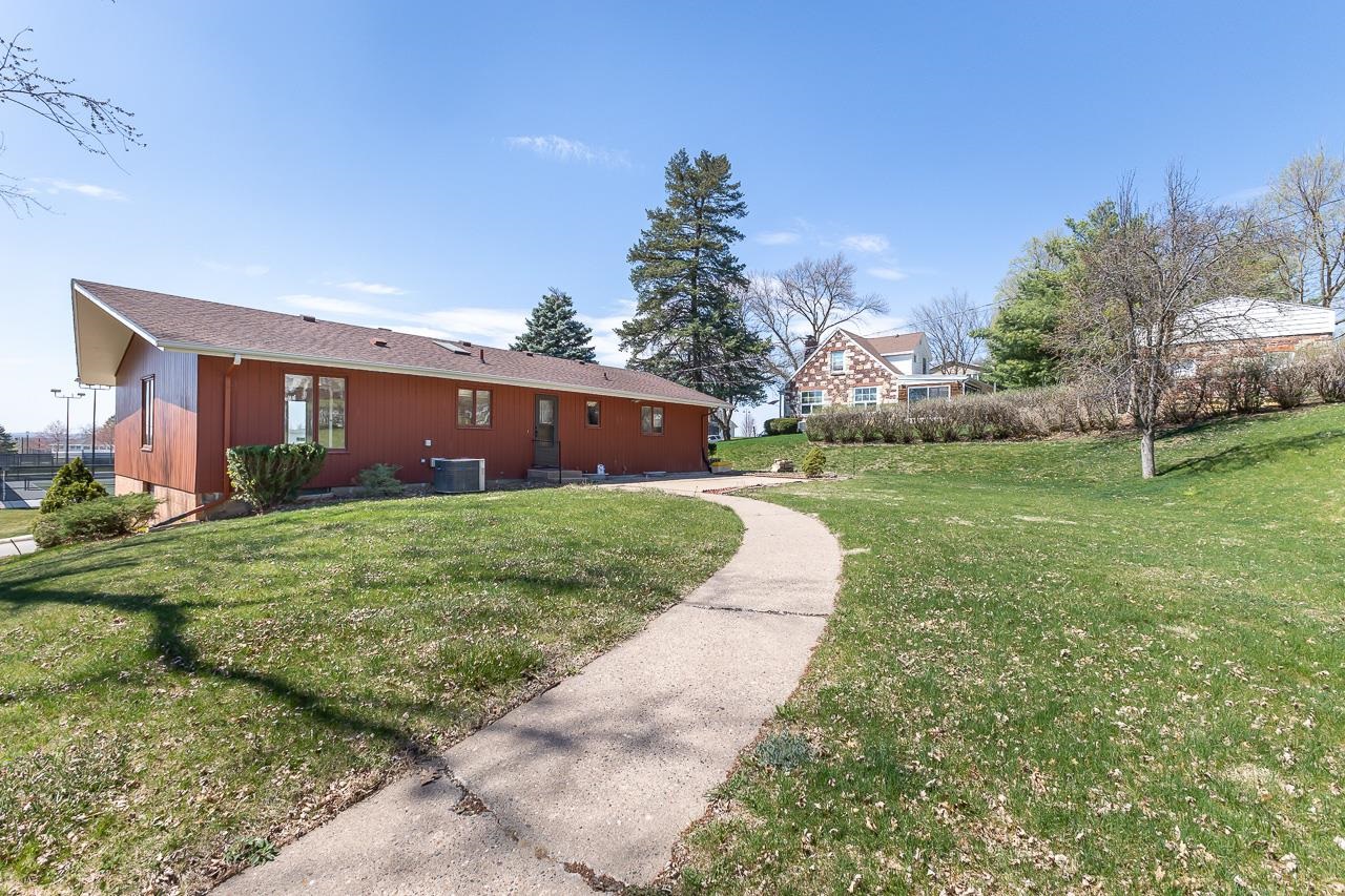 590 Bradley Street