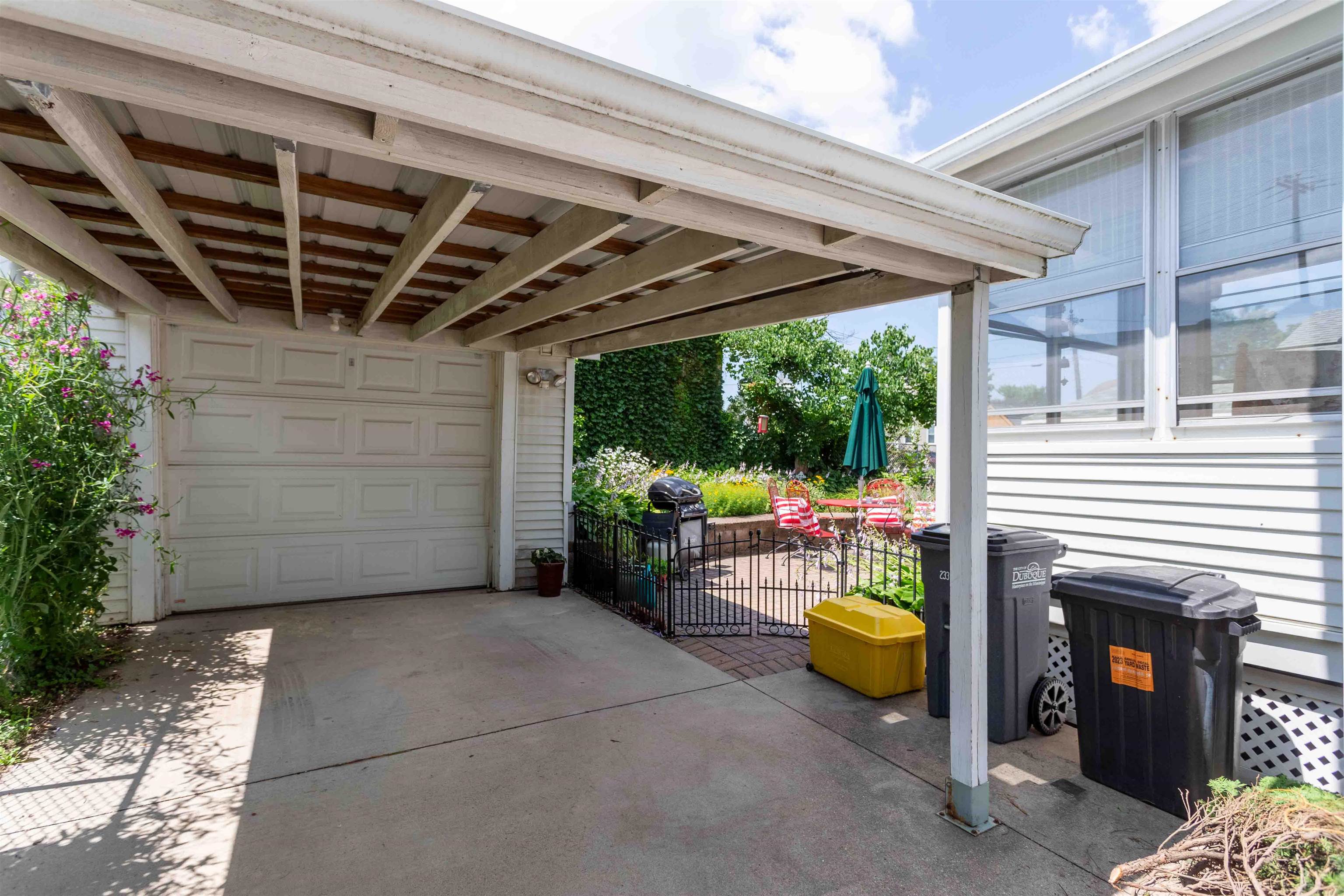 1283 N. Algona Street