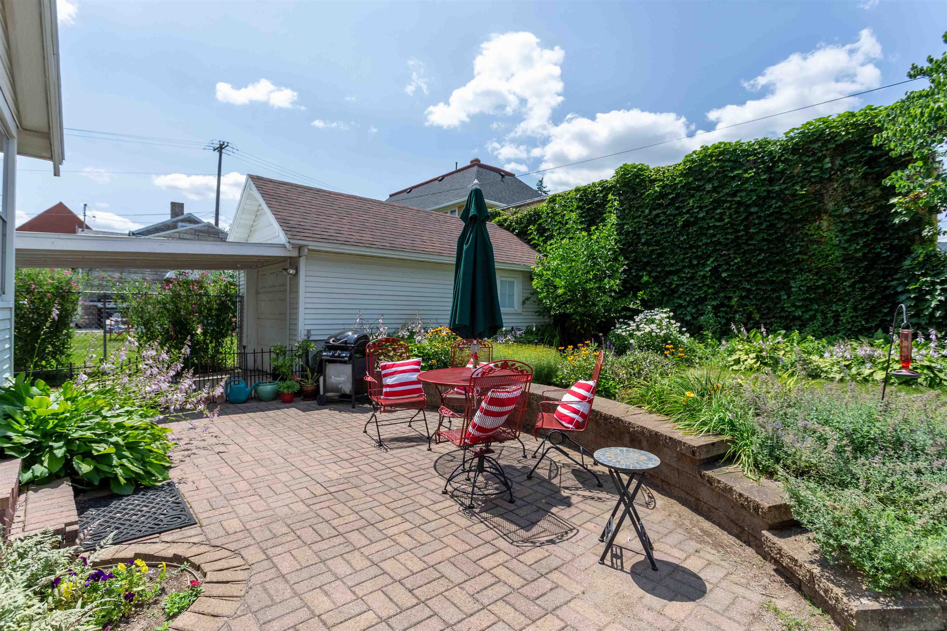 1283 N. Algona Street
