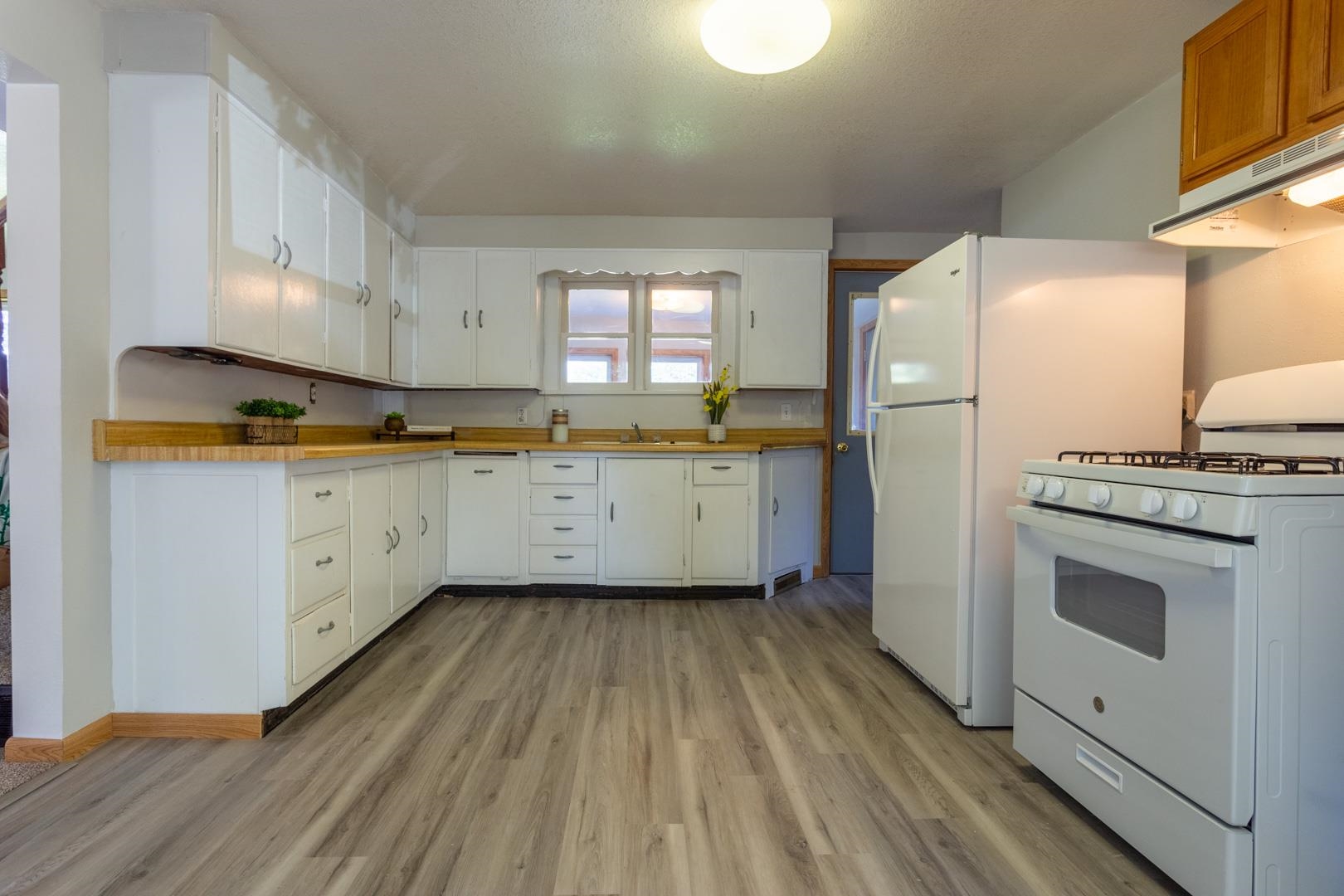 205 4th Avenue Unit: NE