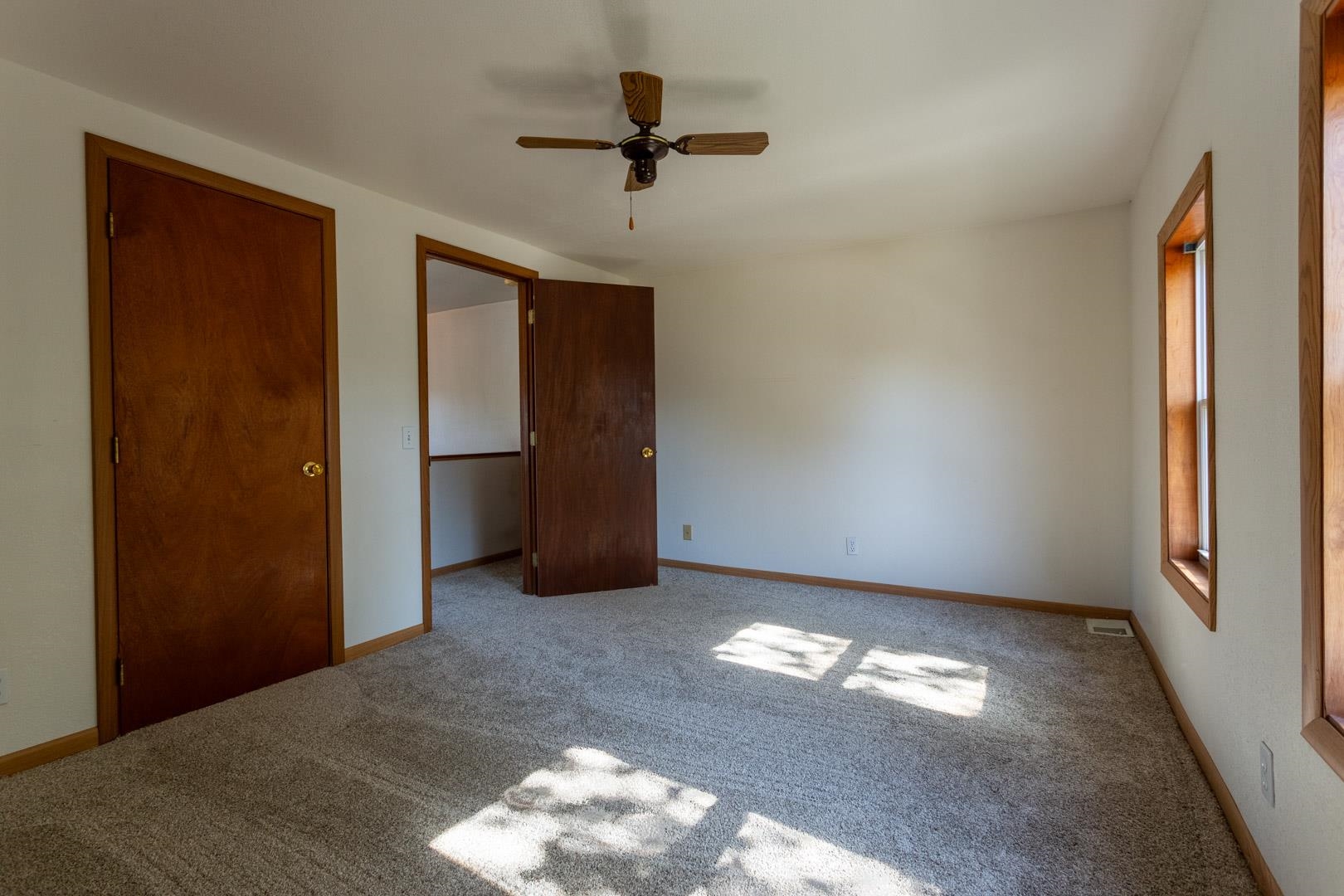205 4th Avenue Unit: NE
