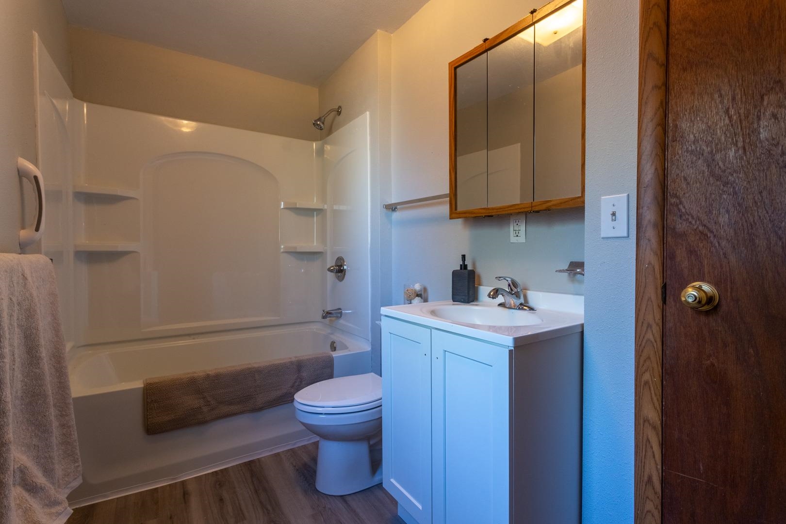 205 4th Avenue Unit: NE