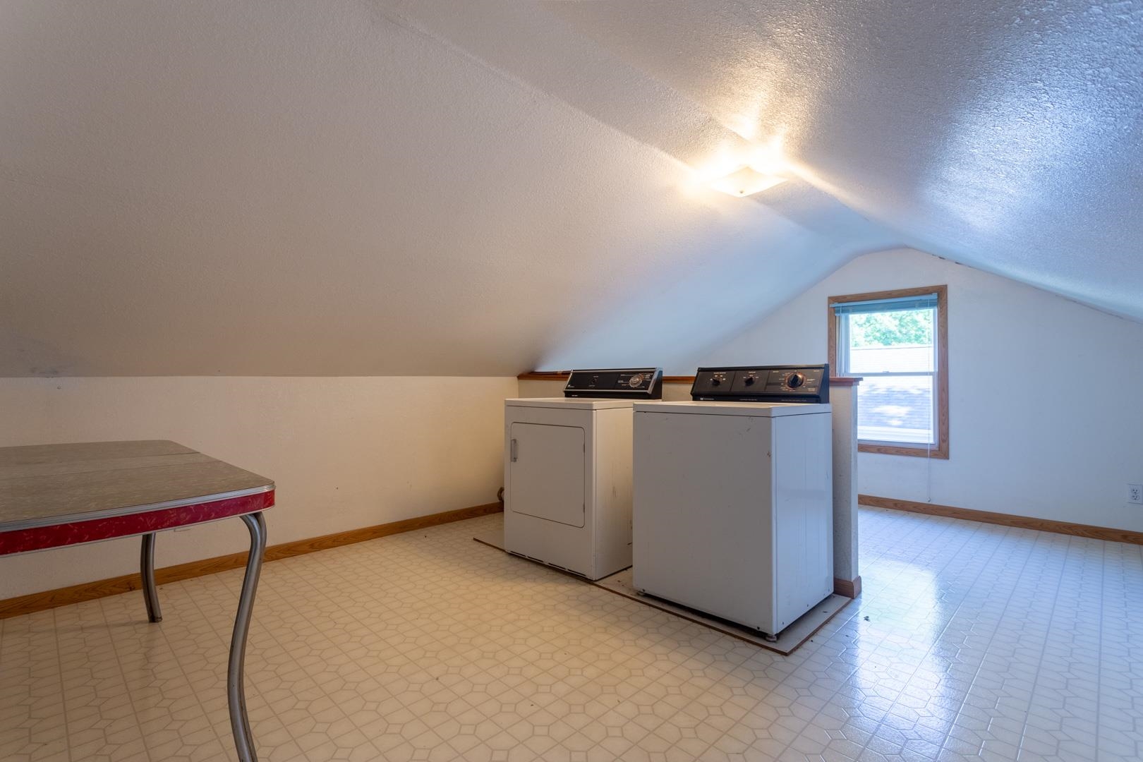 205 4th Avenue Unit: NE