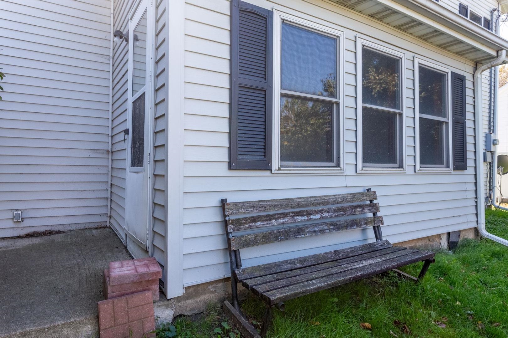 205 4th Avenue Unit: NE