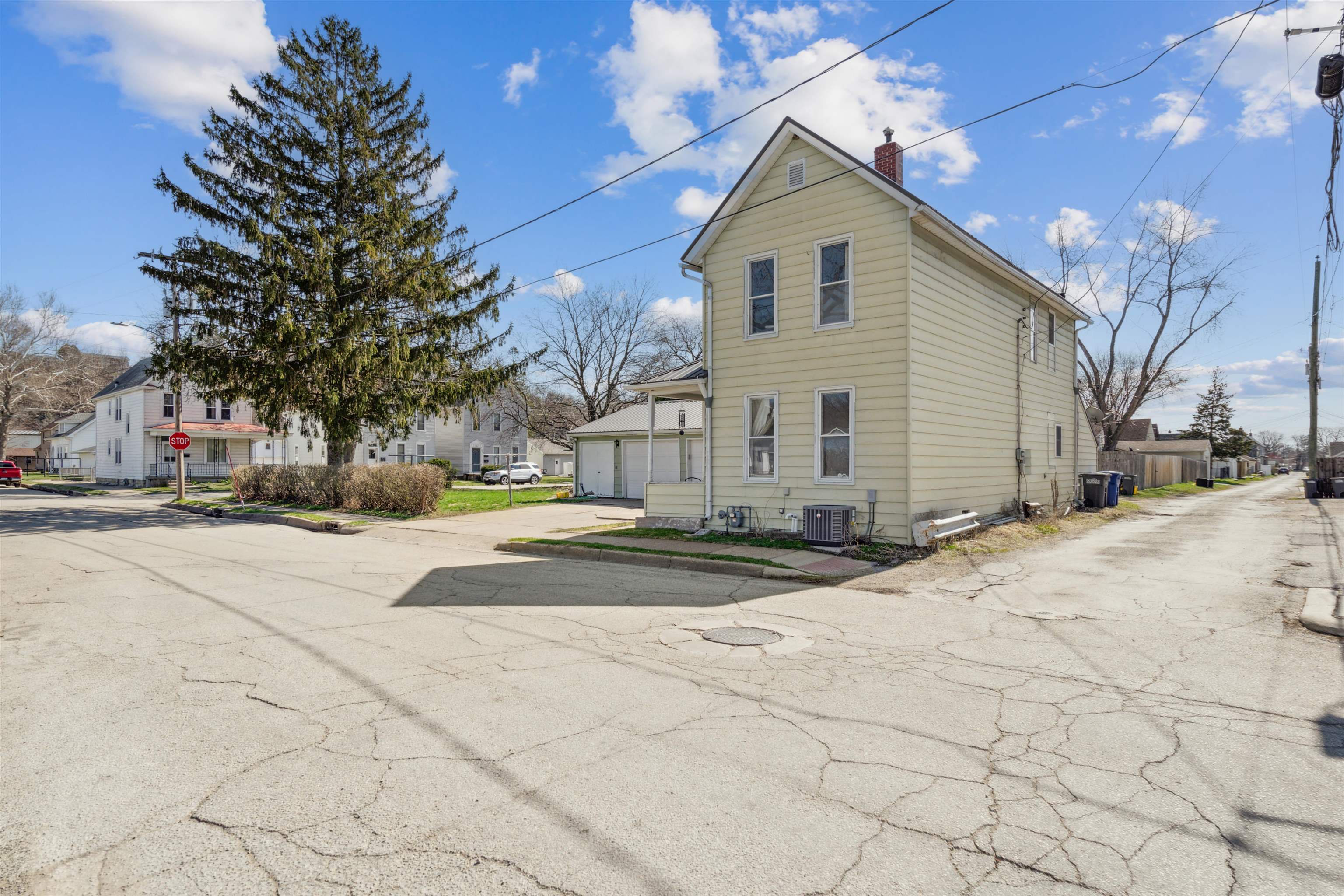 232 E 28th Street