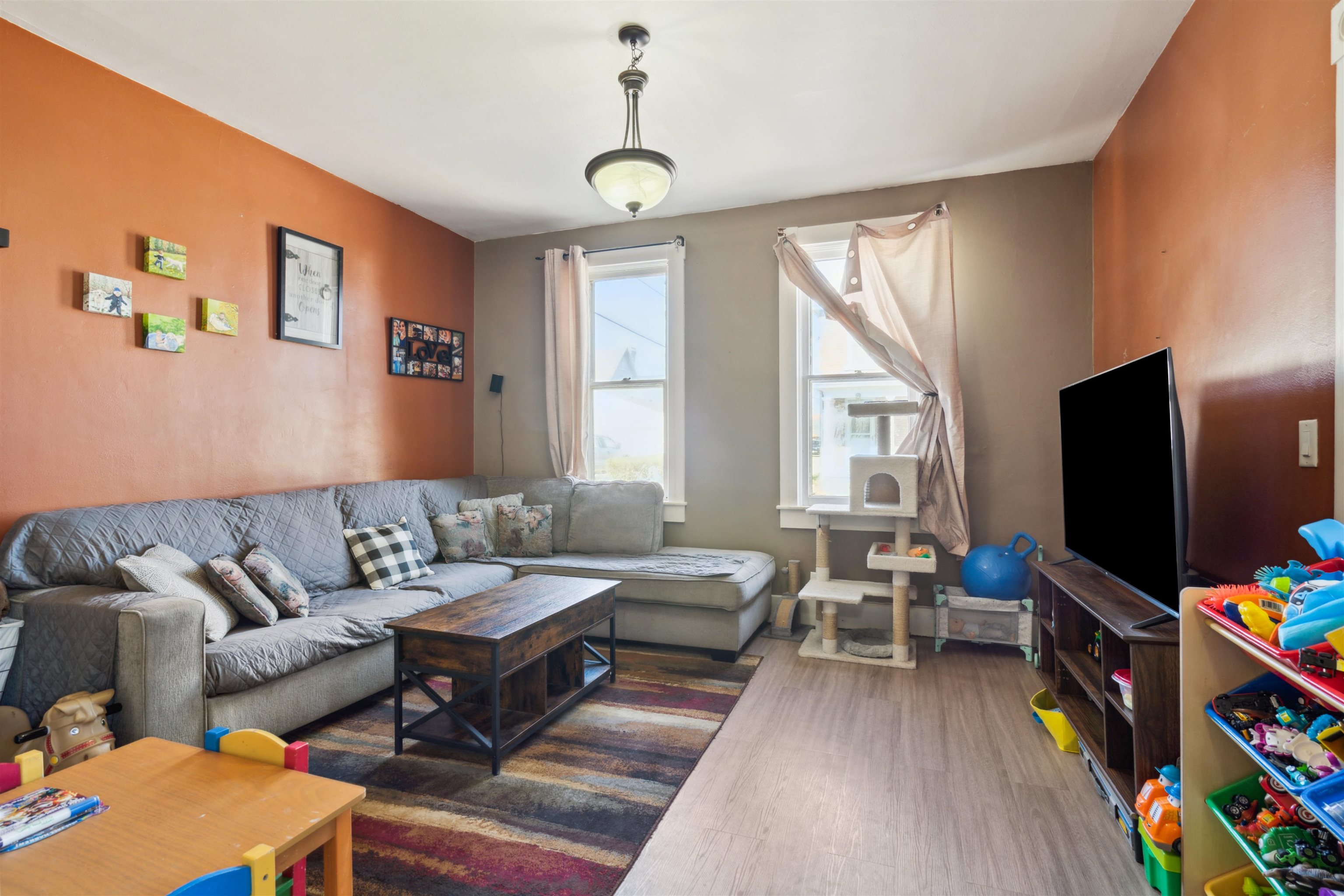 232 E 28th Street