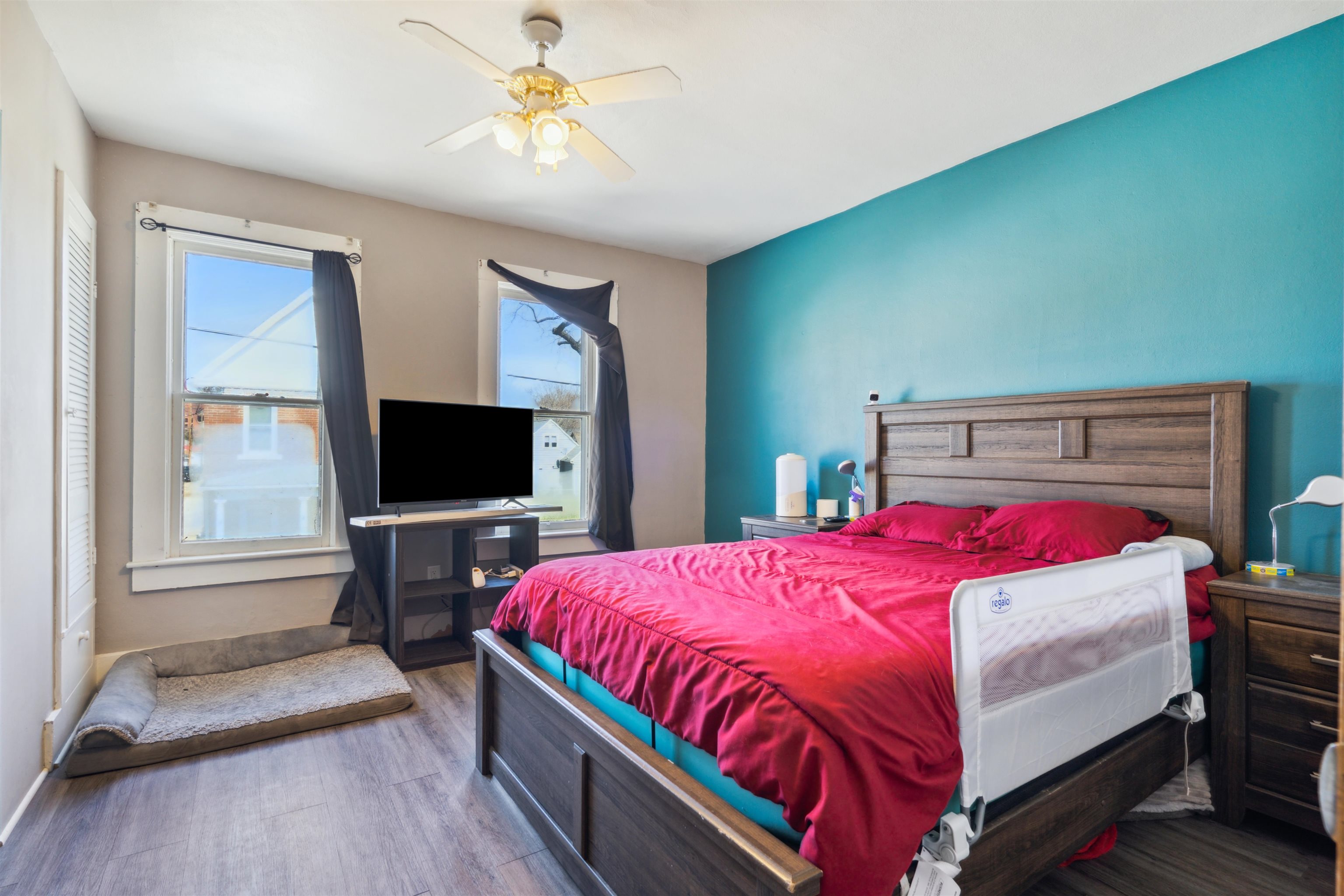 232 E 28th Street