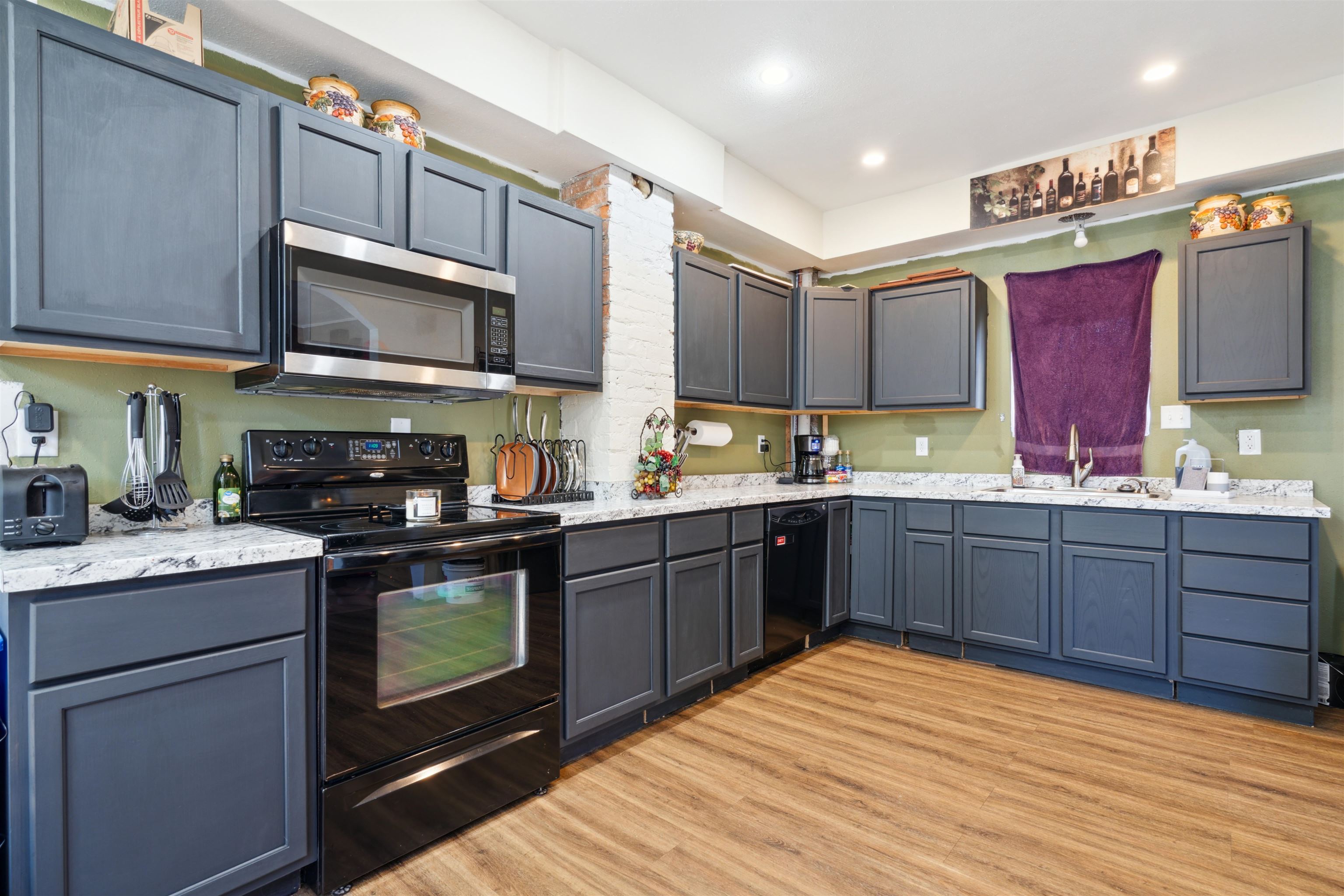 232 E 28th Street