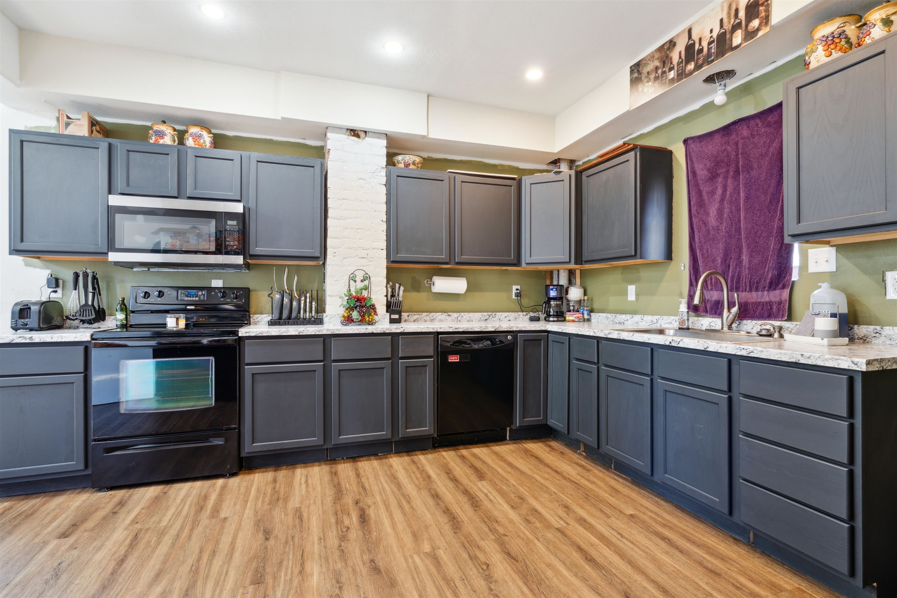 232 E 28th Street
