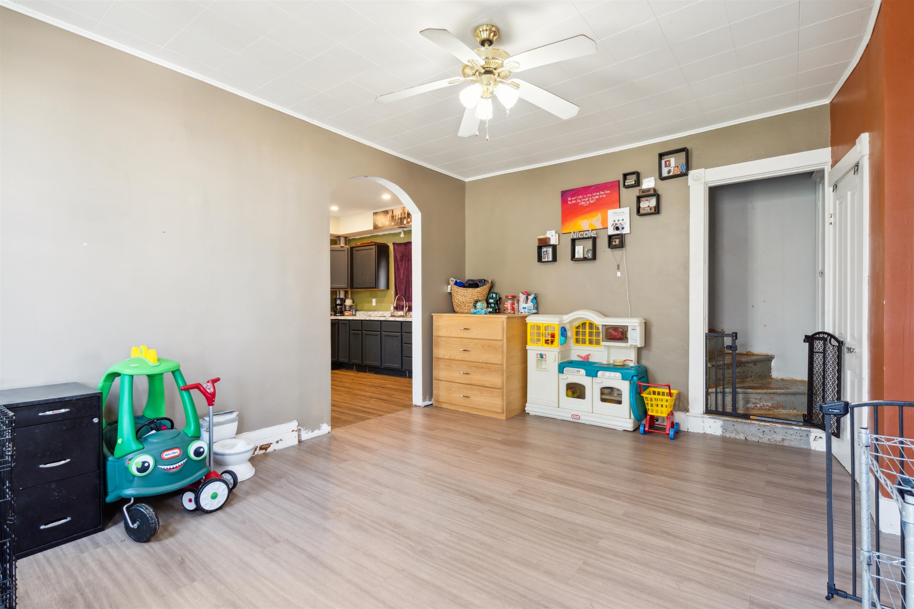 232 E 28th Street
