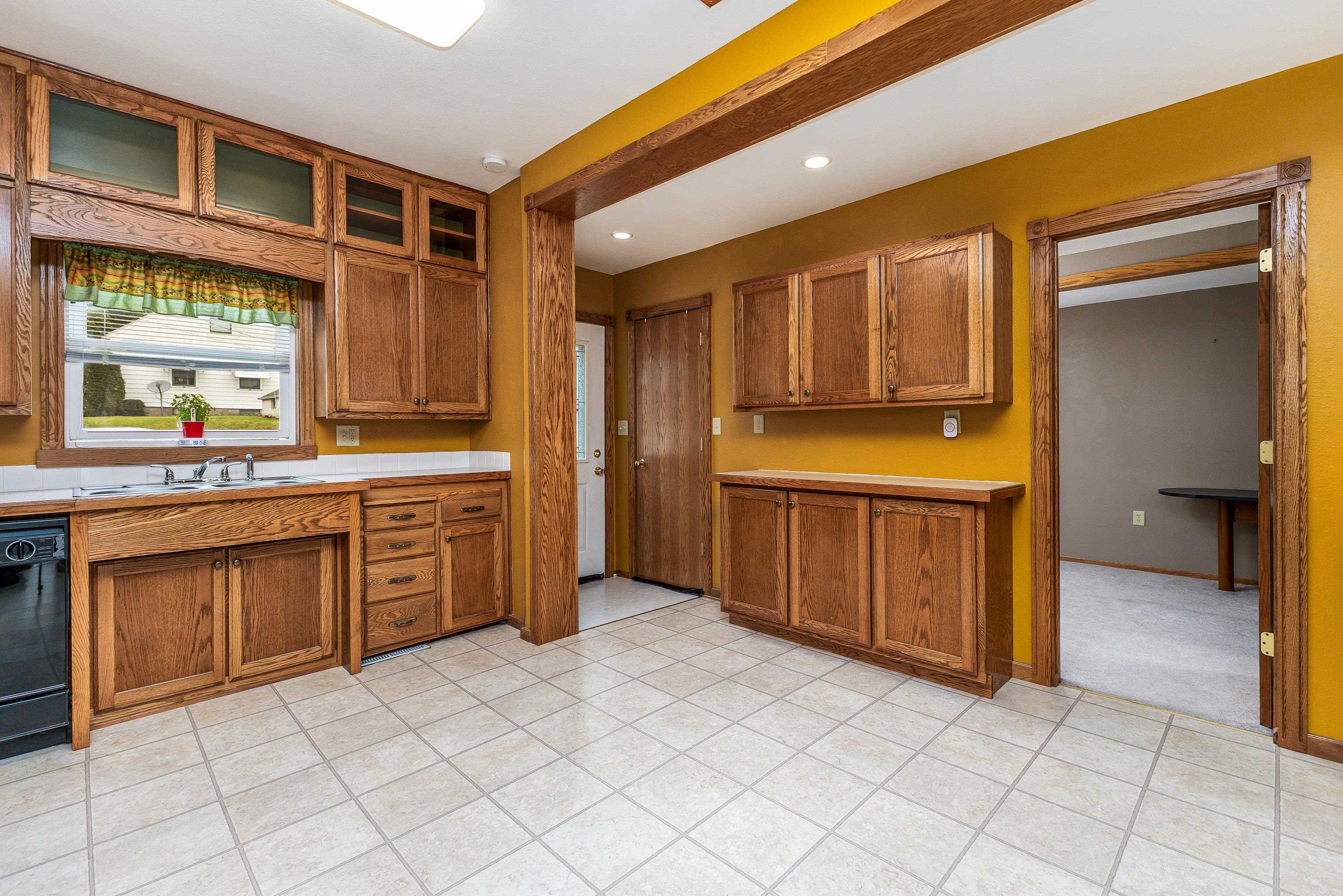 701 Groveland Place