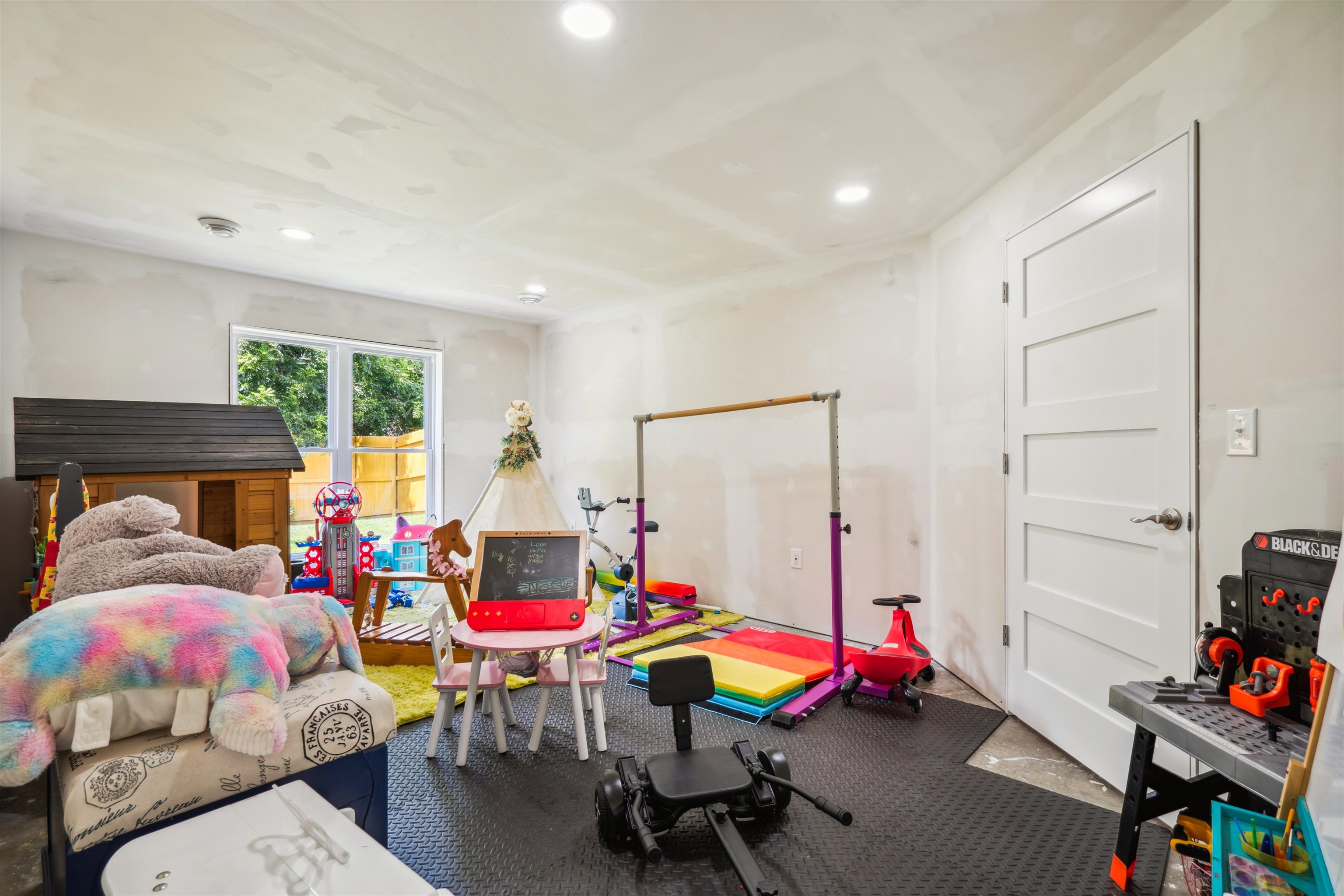 191 Julien Drive