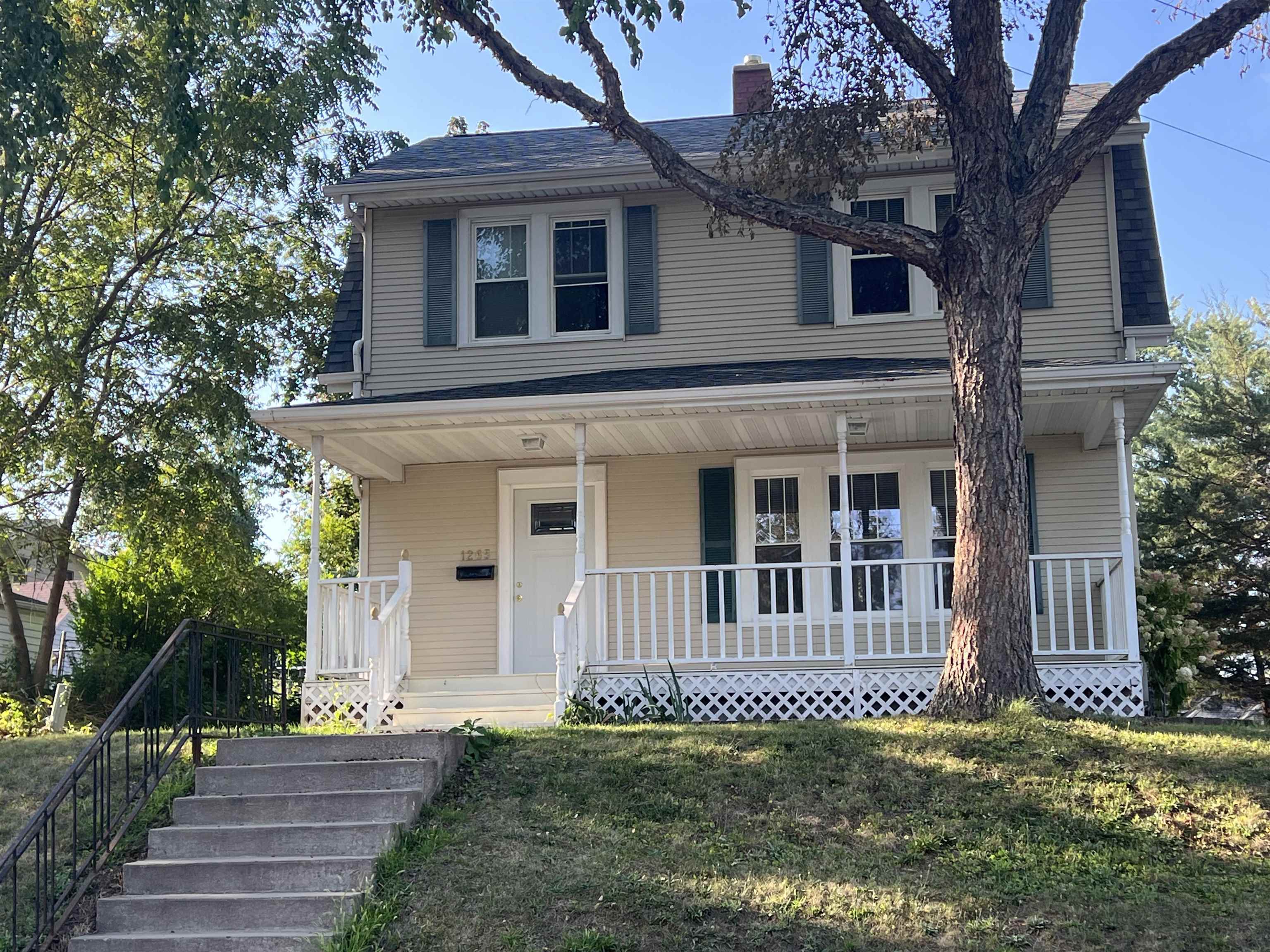 1265 Vernon Street