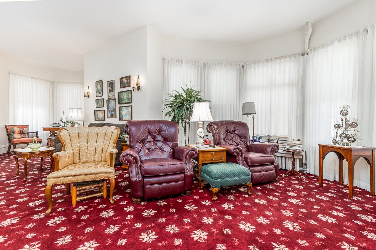 971 W 3rd Street