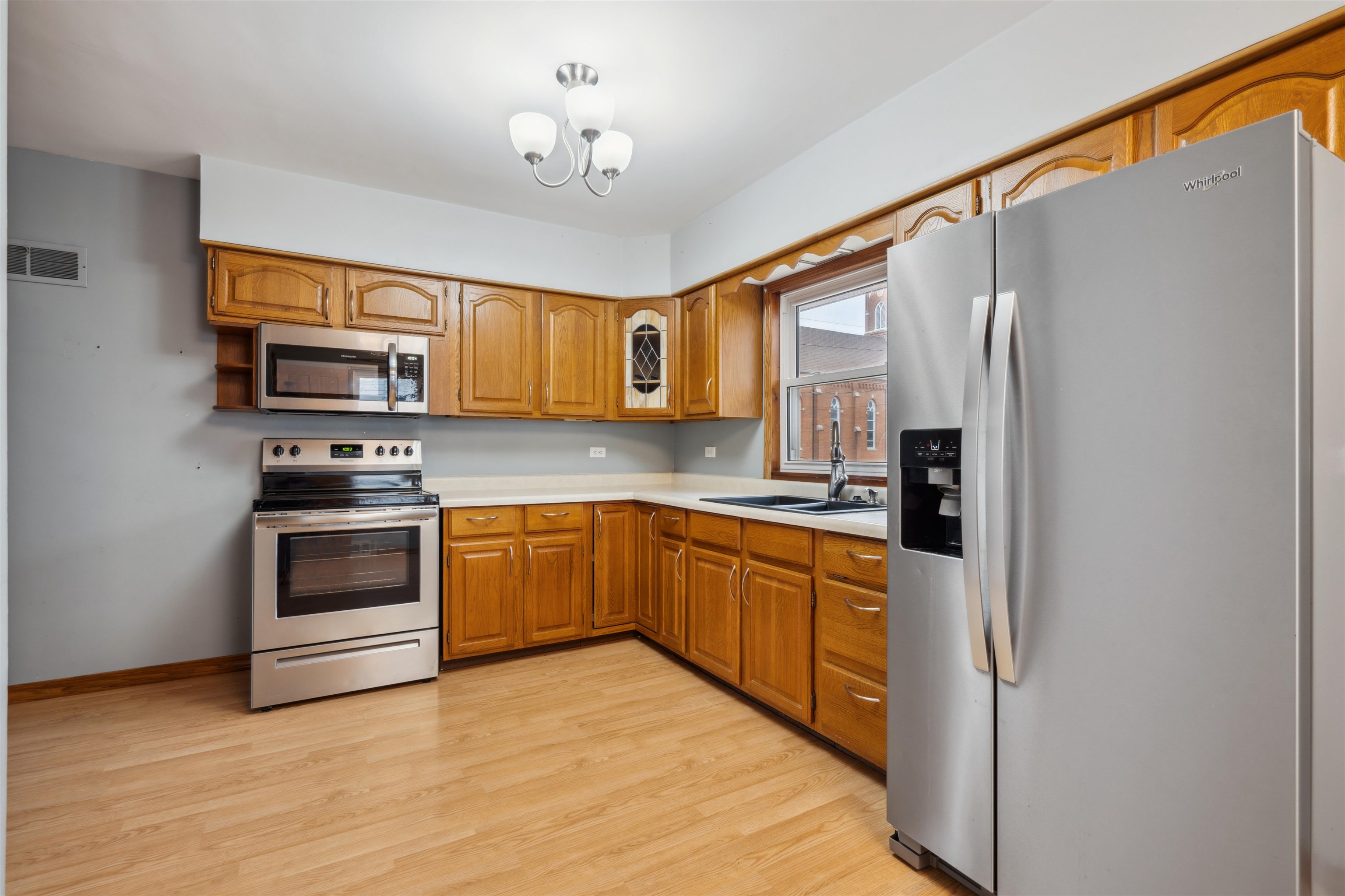 212 3rd Ave SW