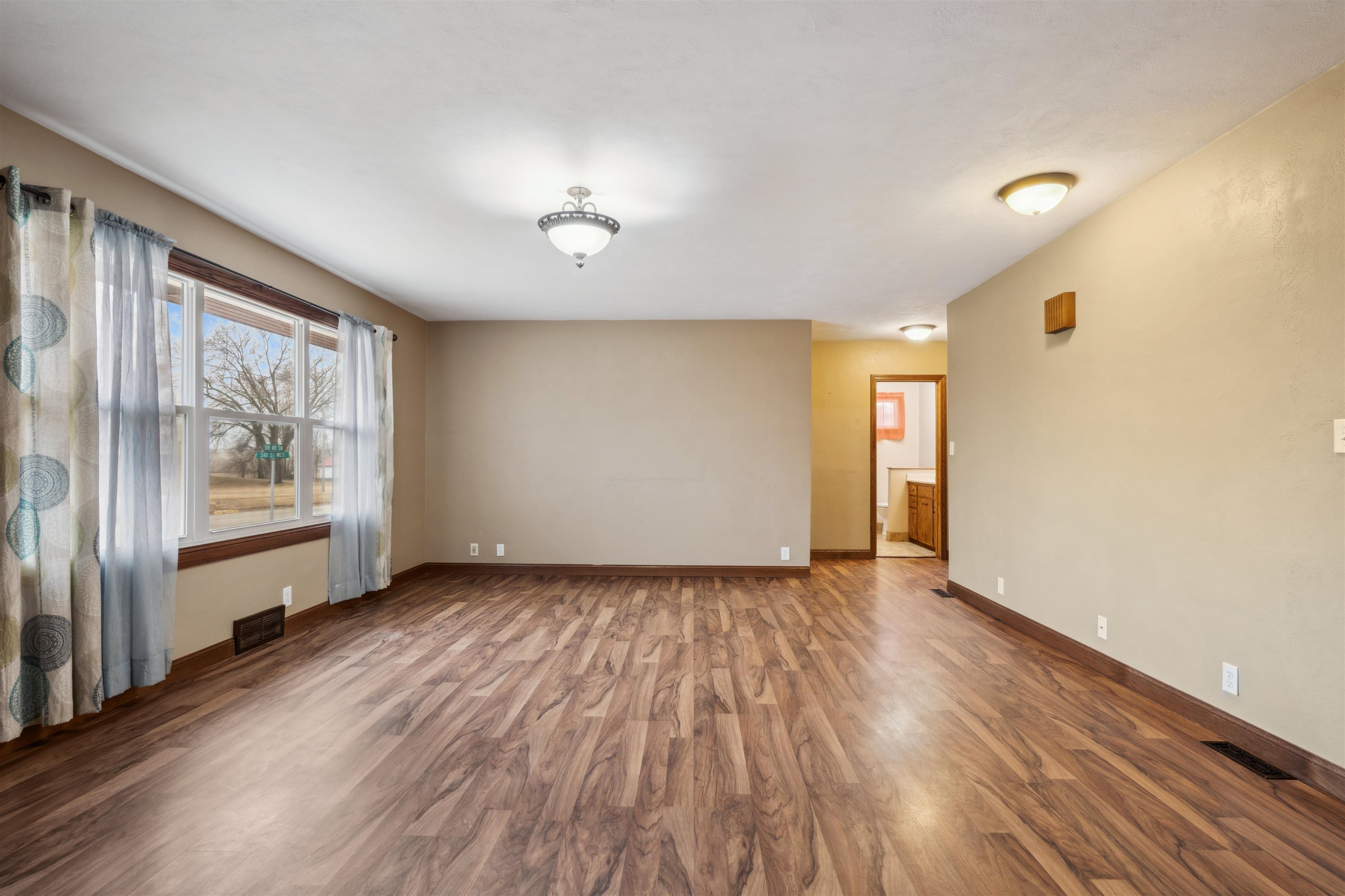 212 3rd Ave SW