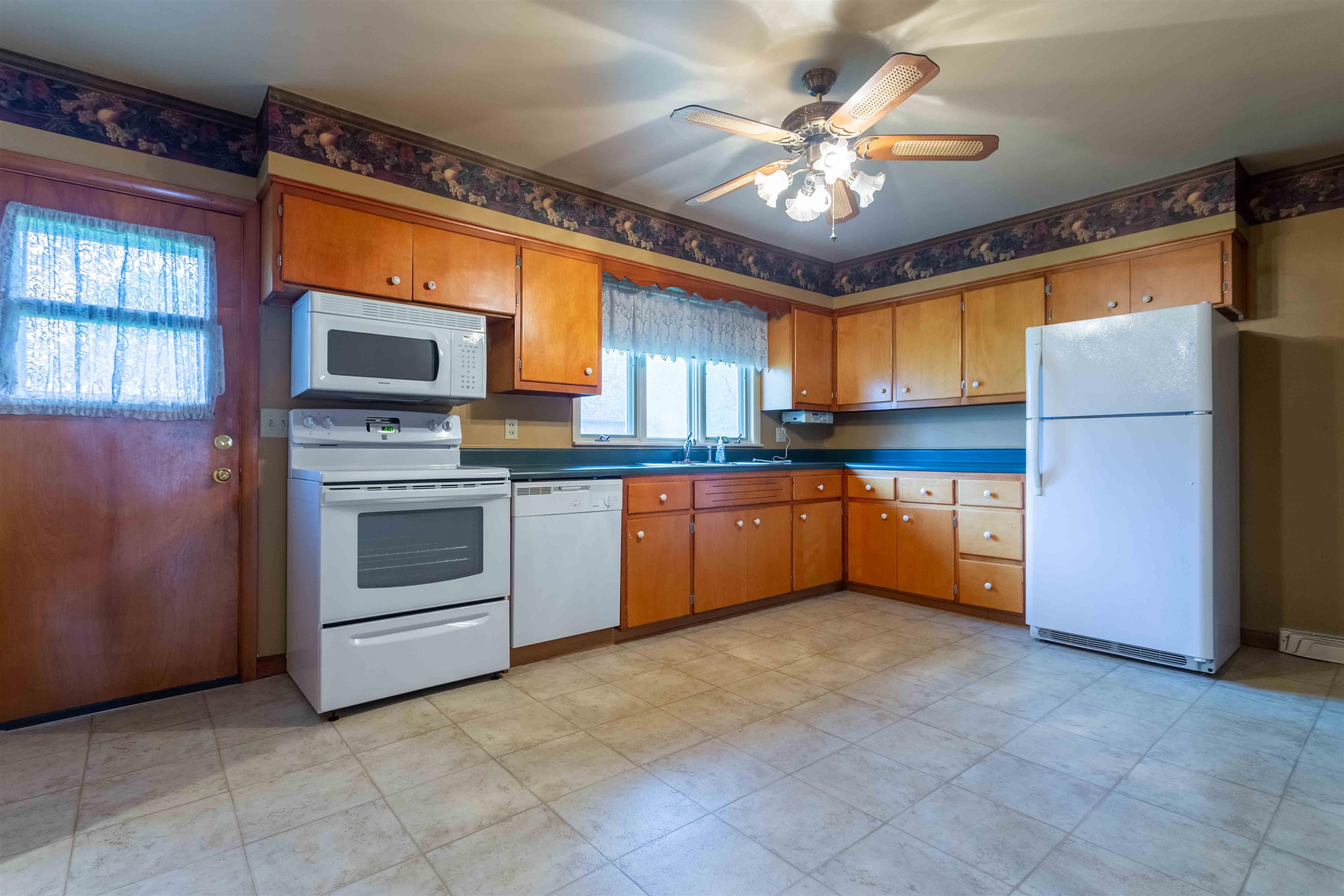 1319 1st Avenue Unit: East