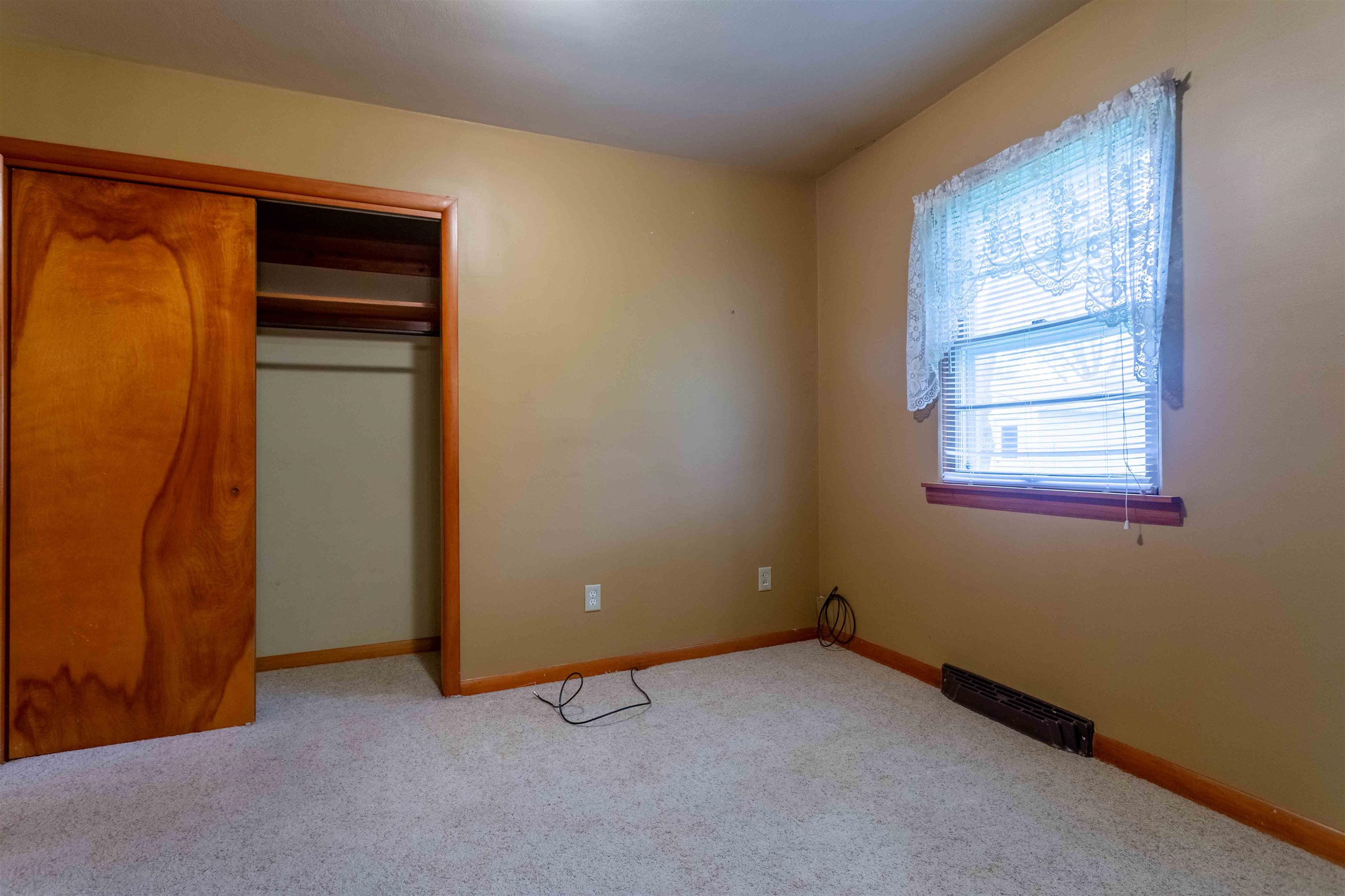1319 1st Avenue Unit: East