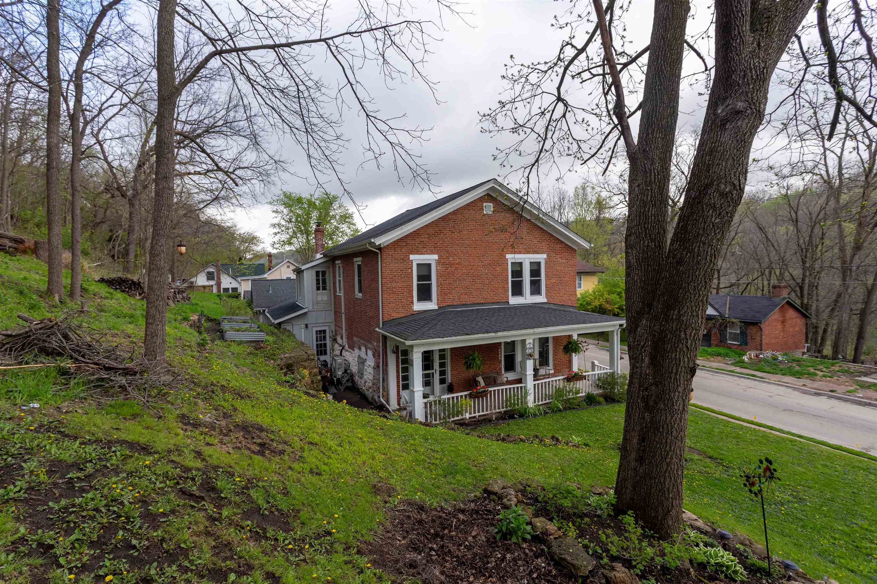 502 Dewey Avenue