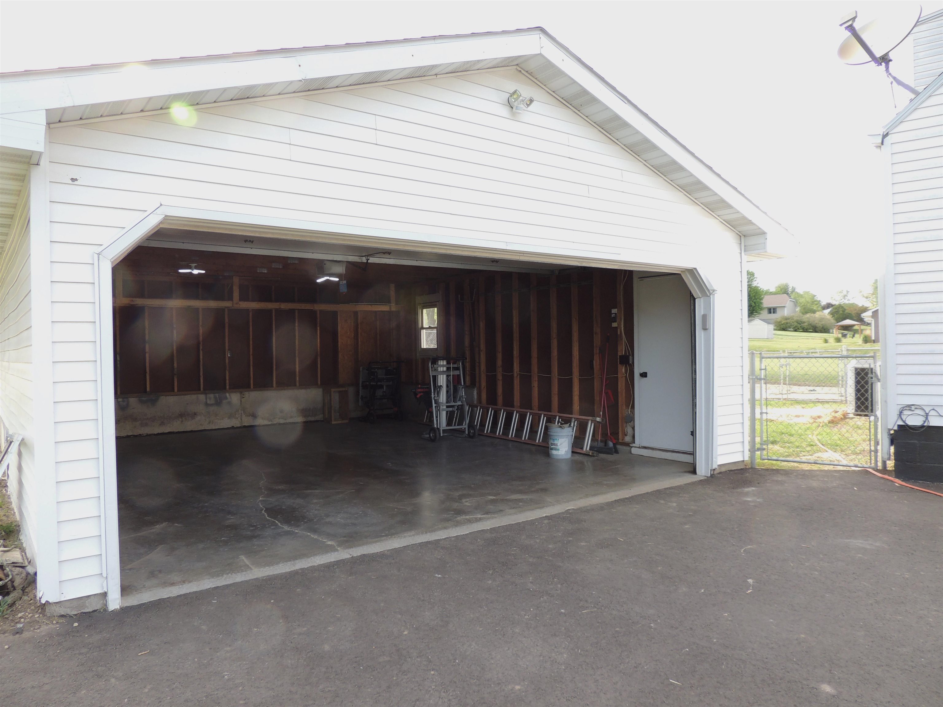 4205 Peru Road