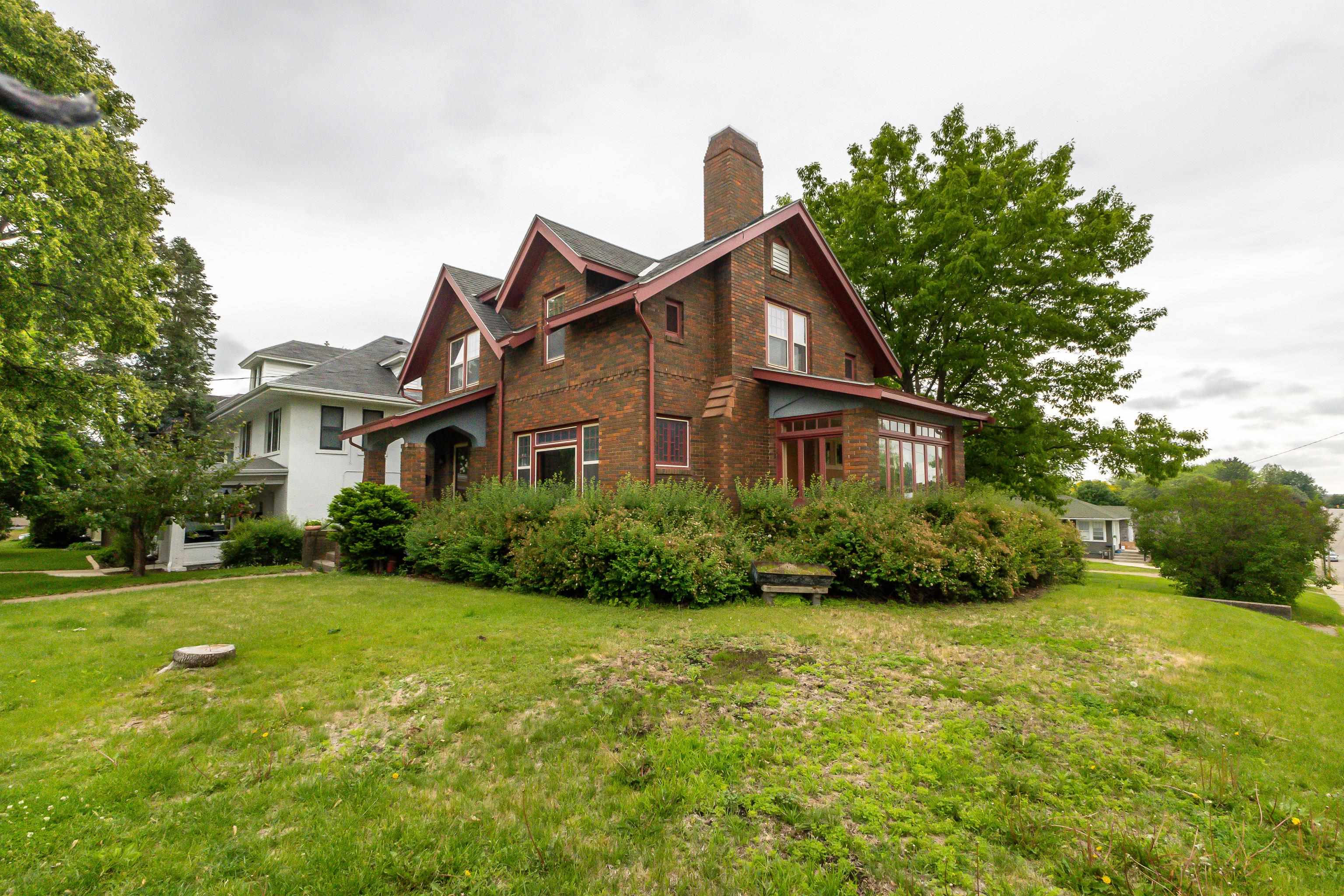 285 N Grandview Avenue