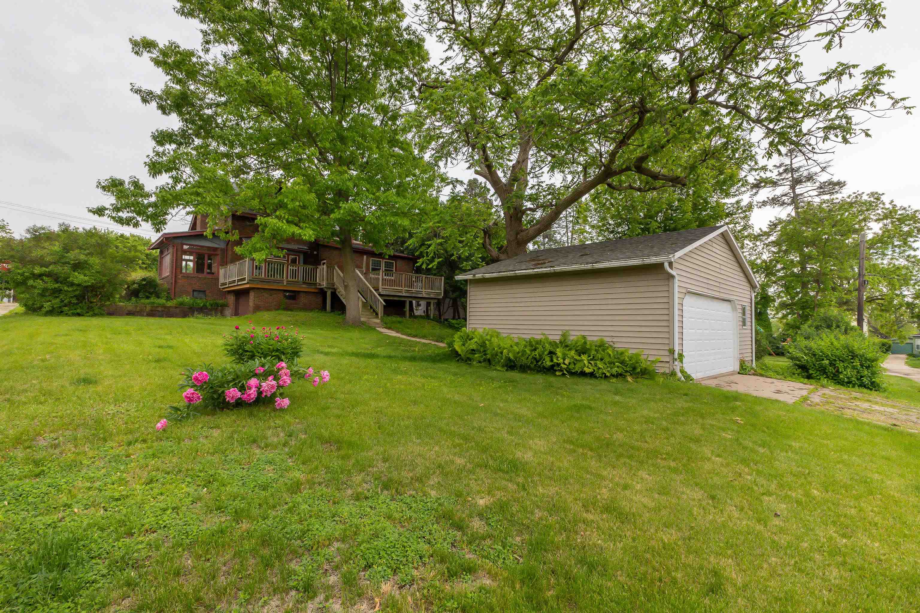 285 N Grandview Avenue