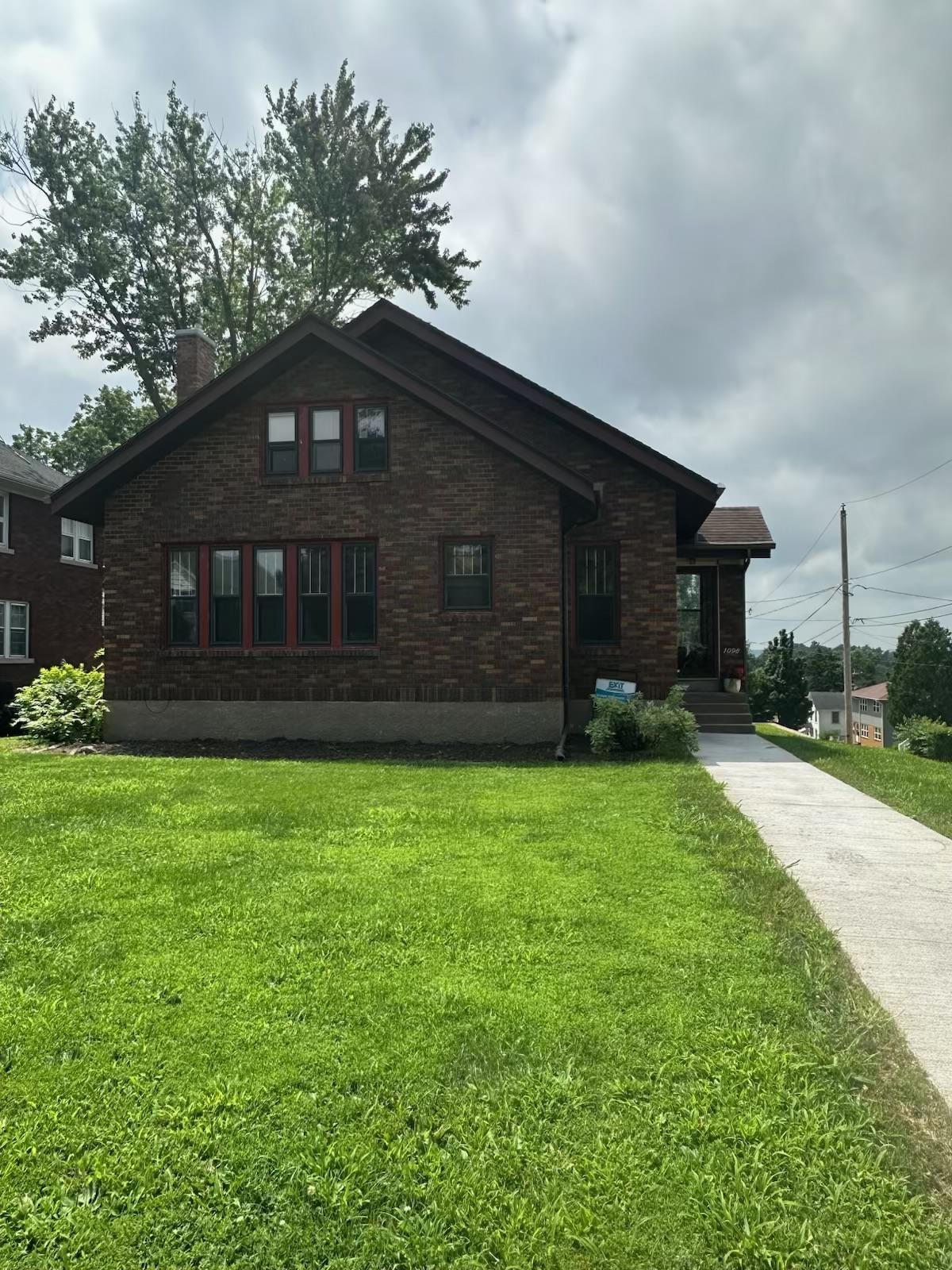 1098 W 5th Street