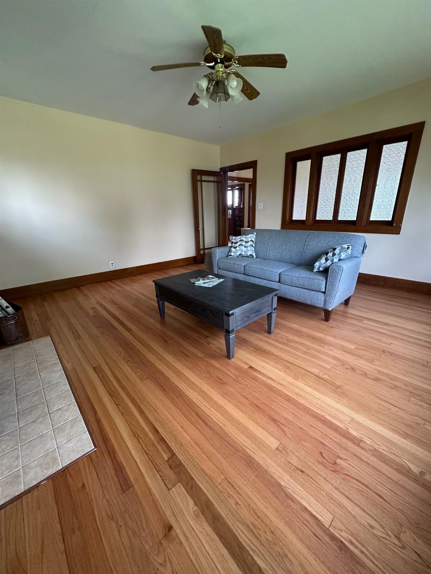 1098 W 5th Street