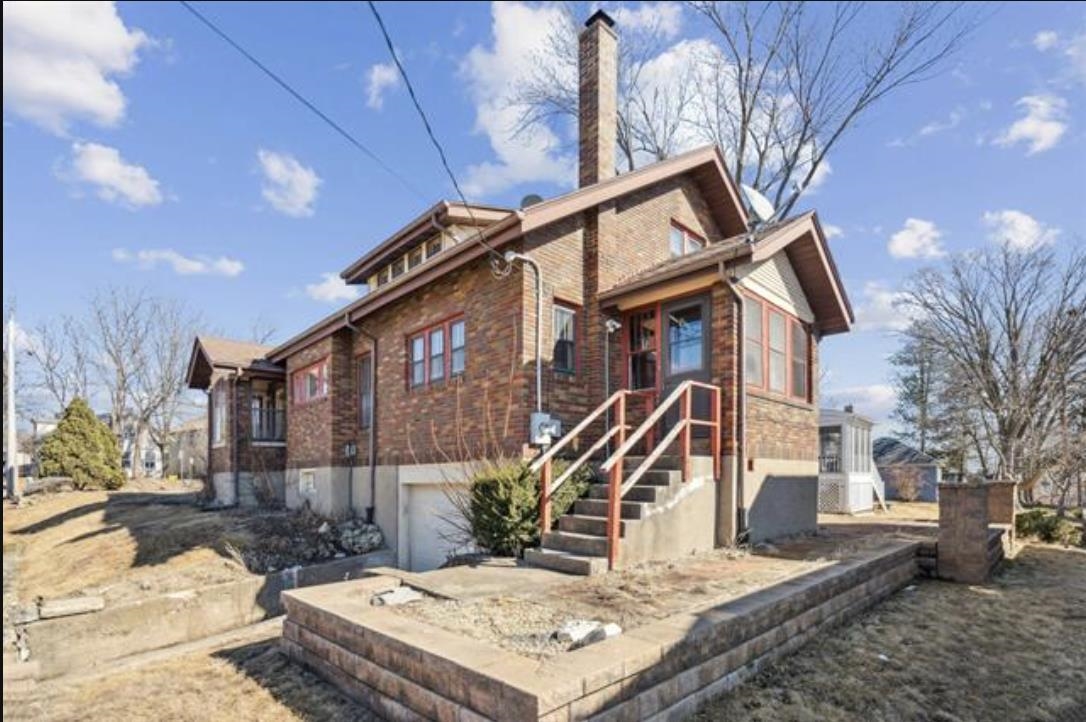 1098 W 5th Street